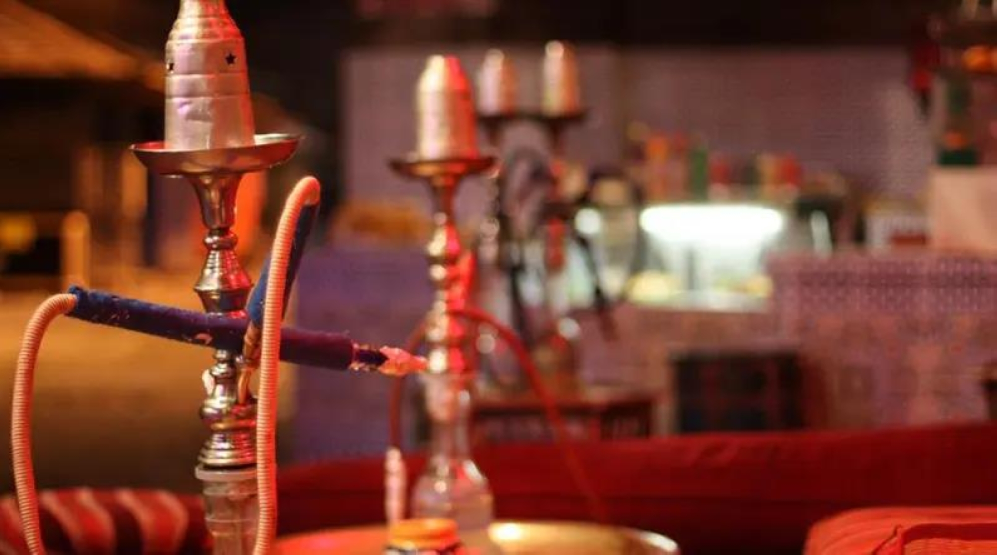 اشتراطات جديدة للتبغ.. منع تقديمه بالجلسات الخارجية للمطاعم وضوابط "للسيجار الكوبي"