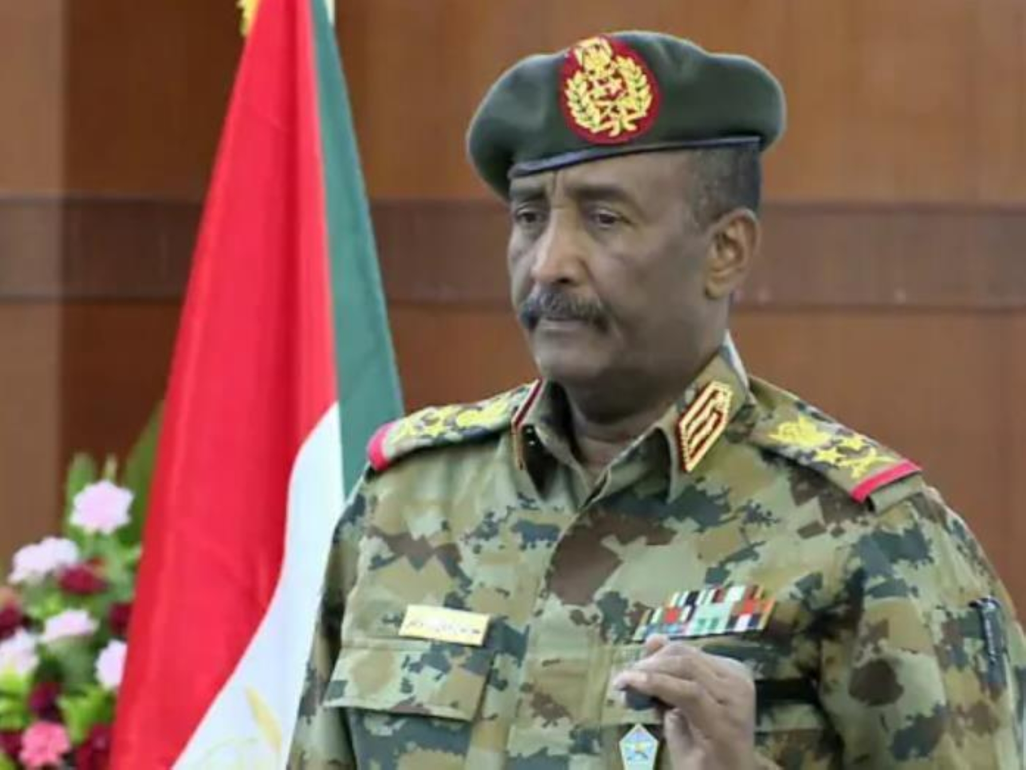 السودان.. "البرهان" يوافق على تمديد الهدنة.. و"الصحة العالمية" تطالب المسلحين بإخلاء المستشفيات