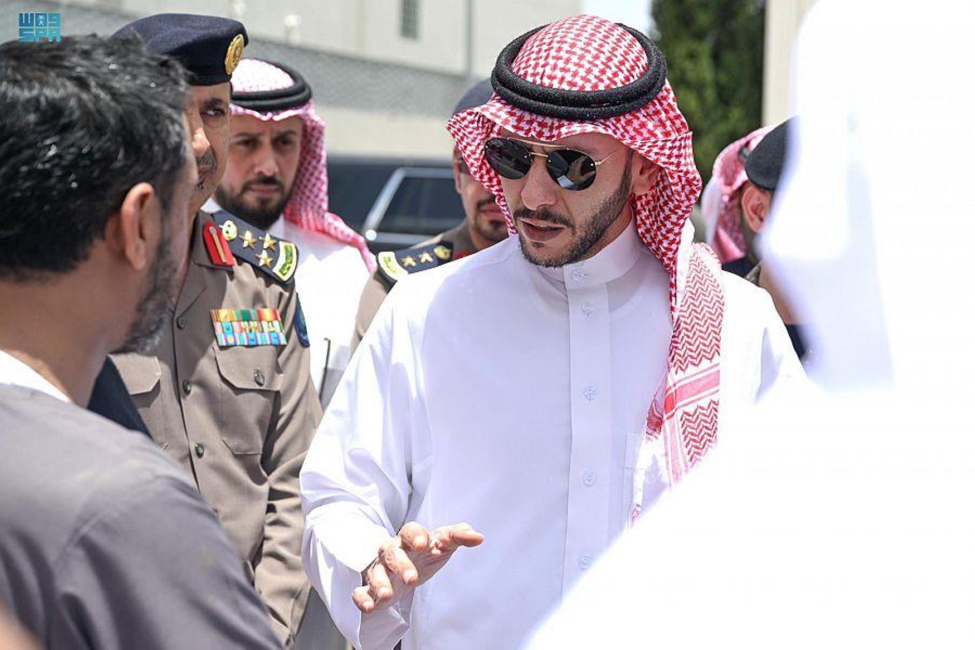 بعد الأمطار.. محافظ الطائف يقف ميدانياً على مواقع في مخططات الوسام