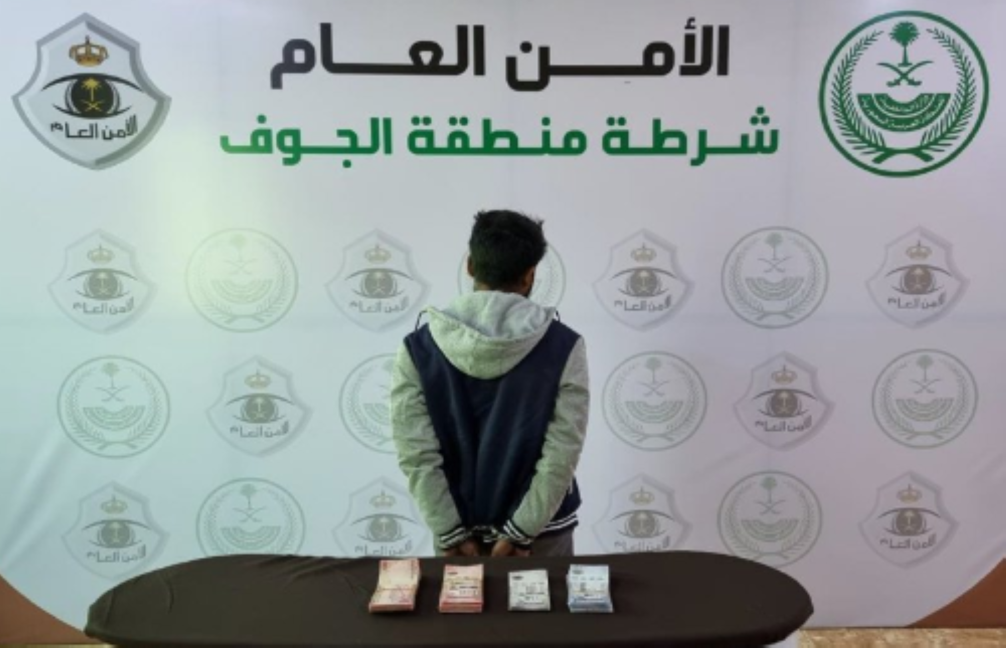 القبض على مقيم لسطوه على سكن آخر وسرقة 36.5 ألف ريال
