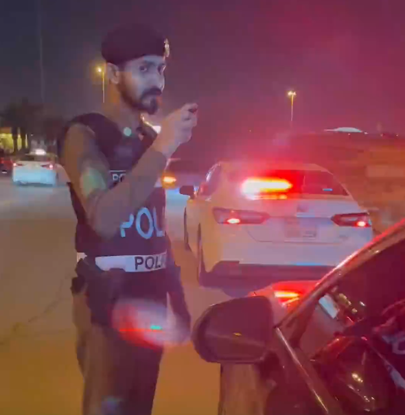 وضع ملصقات وإحداث ضوضاء.. ضبط عدد من المركبات المخالفة بالرياض