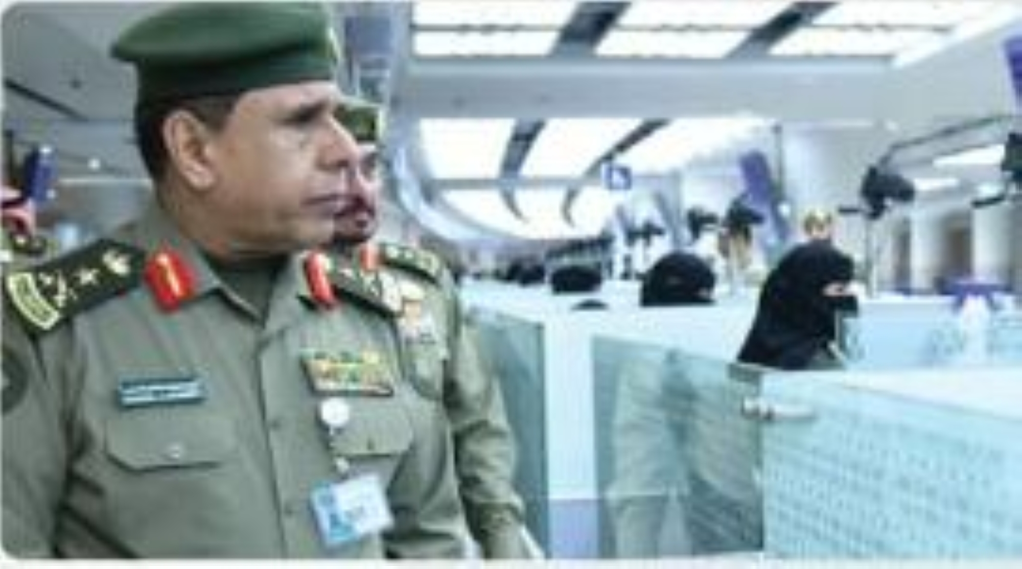 مدير "الجوازات" يقف على قدوم ومغادرة المعتمرين بمطار الملك عبدالعزيز