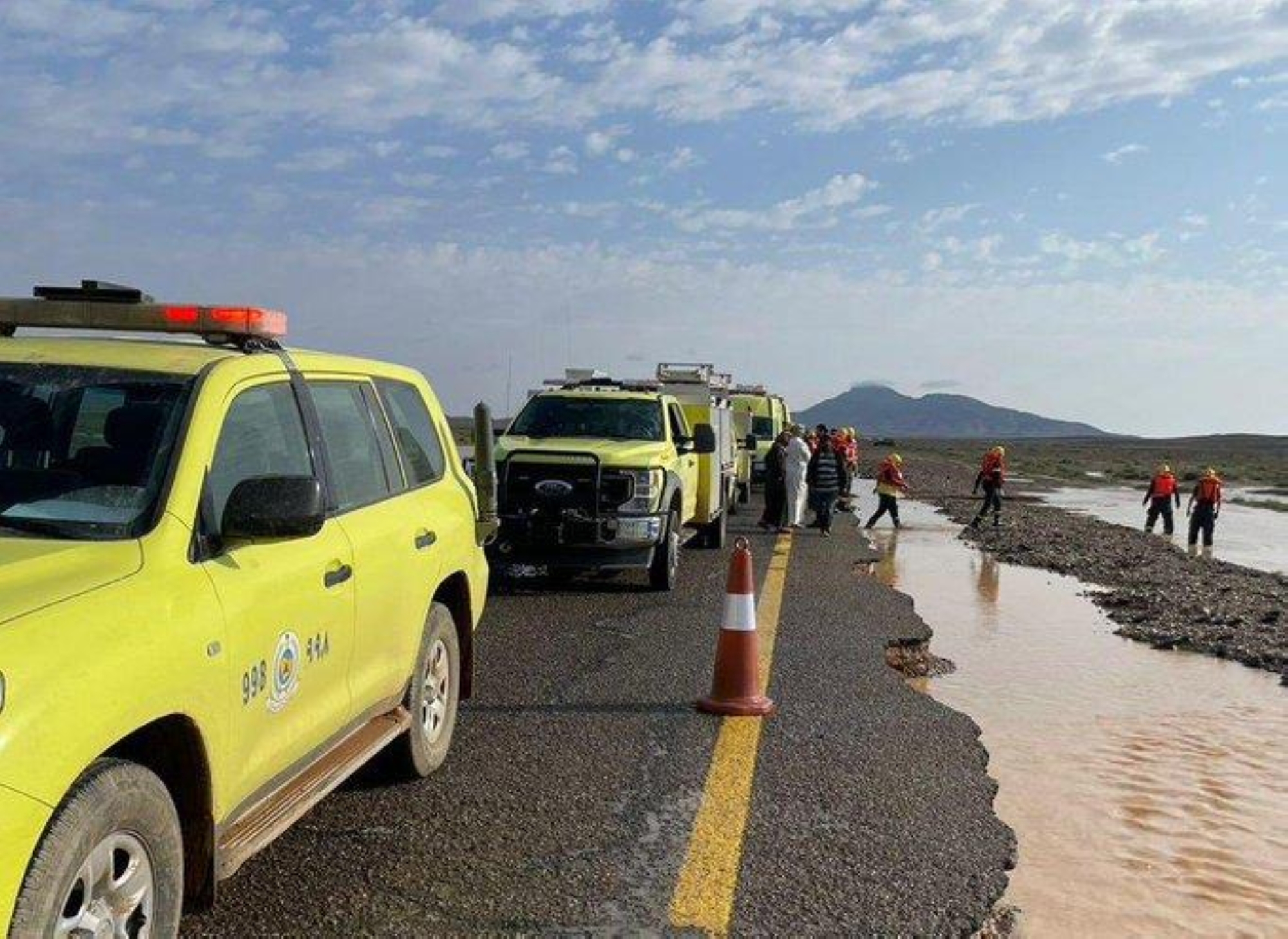 والداهم نَجَوَا برفقة أخوَيْنِ.. السيول تُودي بحياة 3 أطفال بوادي "أبو رمث" في القصيم