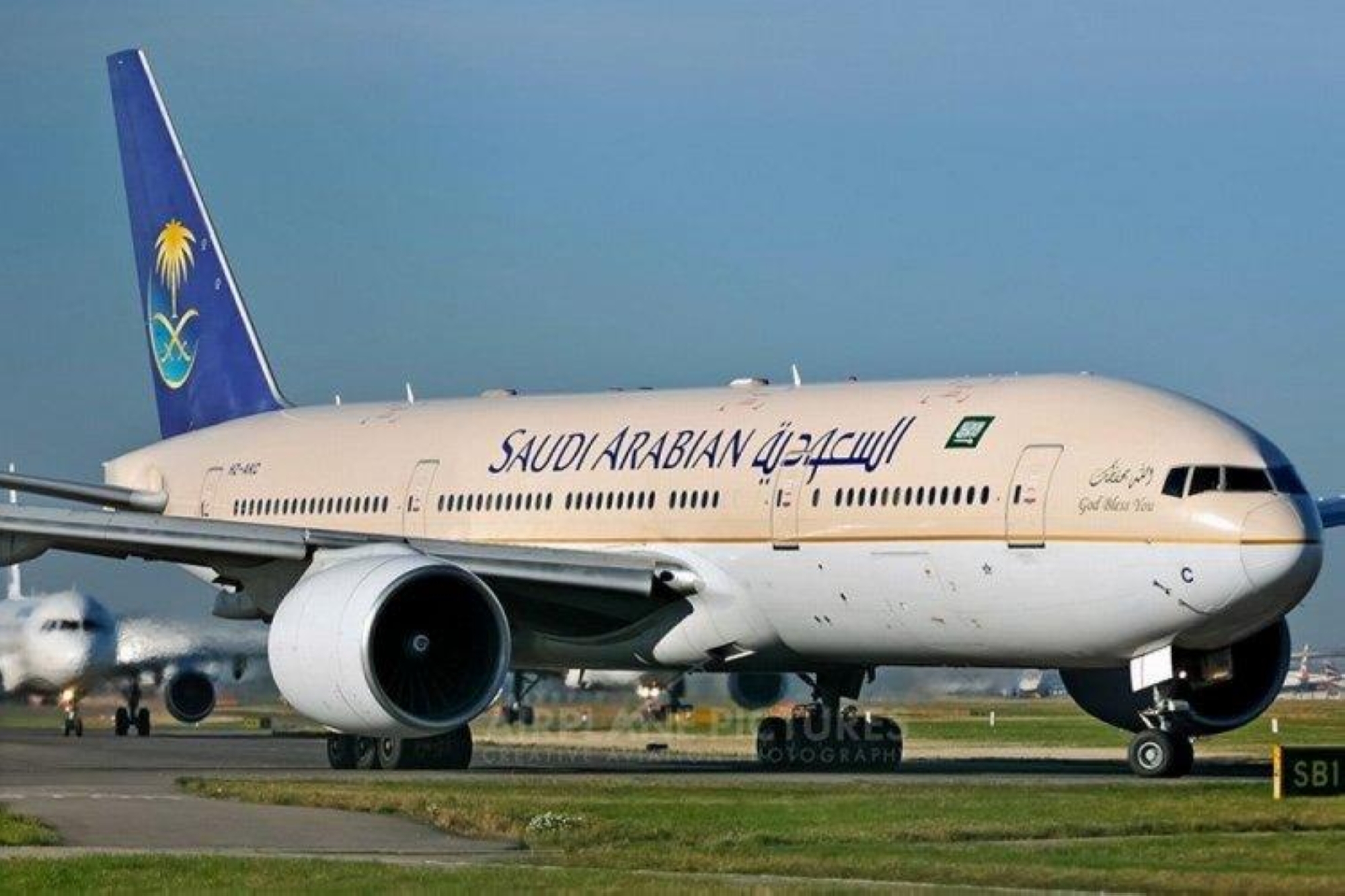 تشقق الزجاج الأمامي يجبر طائرة شحن سعودية على الهبوط اضطرارياً في الهند