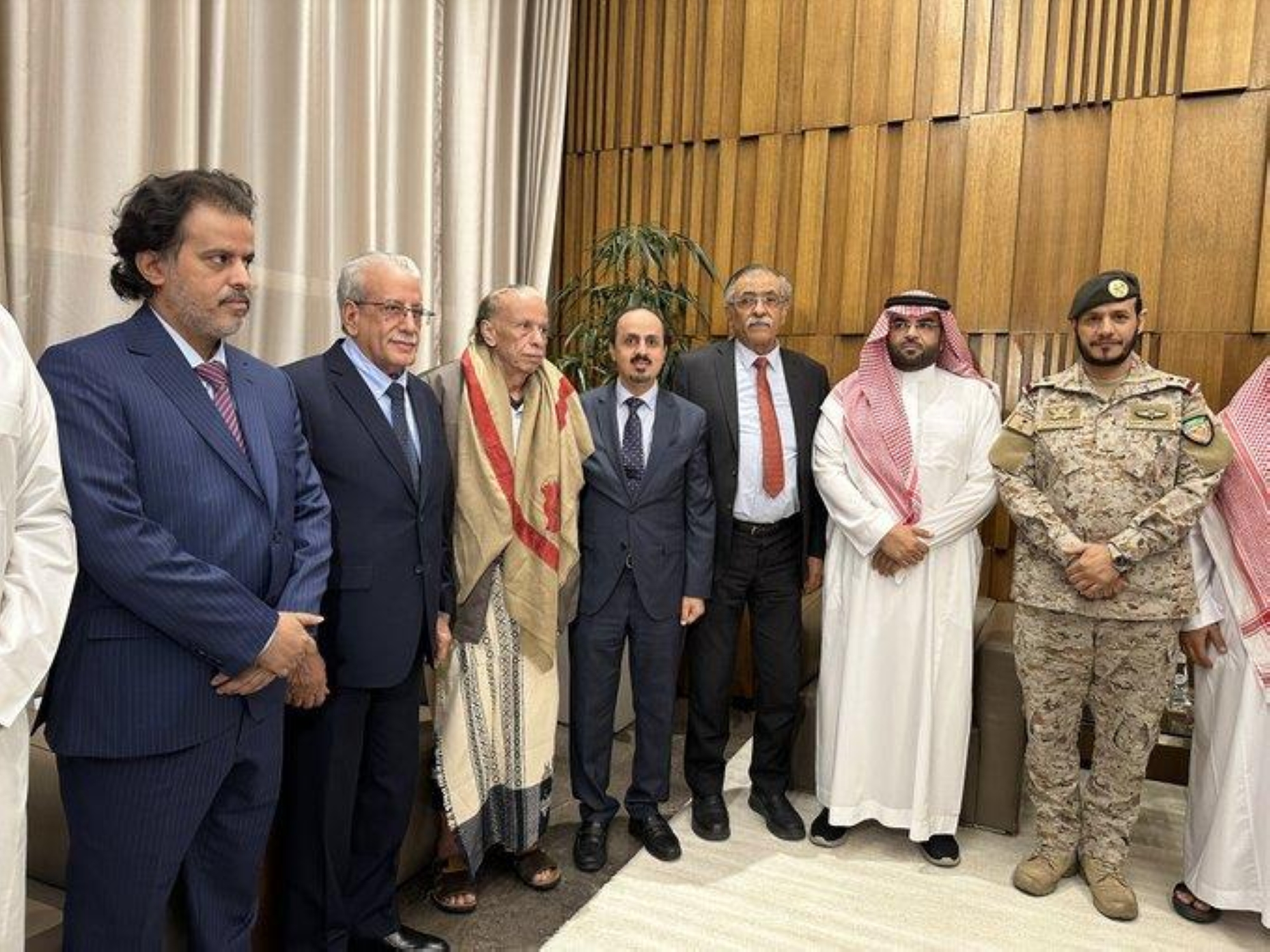 وزير الإعلام اليمني: إطلاق سراح اللواء ناصر هادي ووصوله إلى الرياض