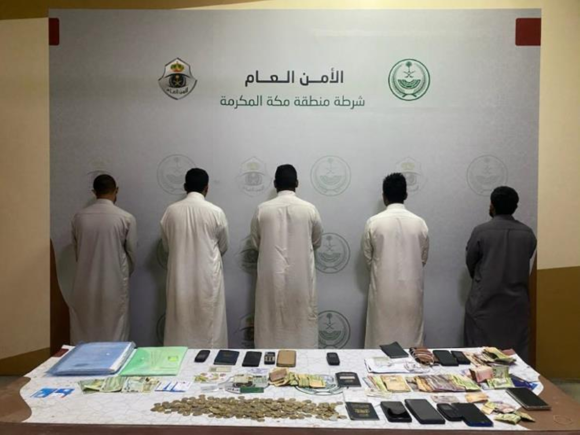 القبض على 4 مخالفين لاستغلالهم أطفالاً من "ذوي الإعاقة" في التسول بجدة