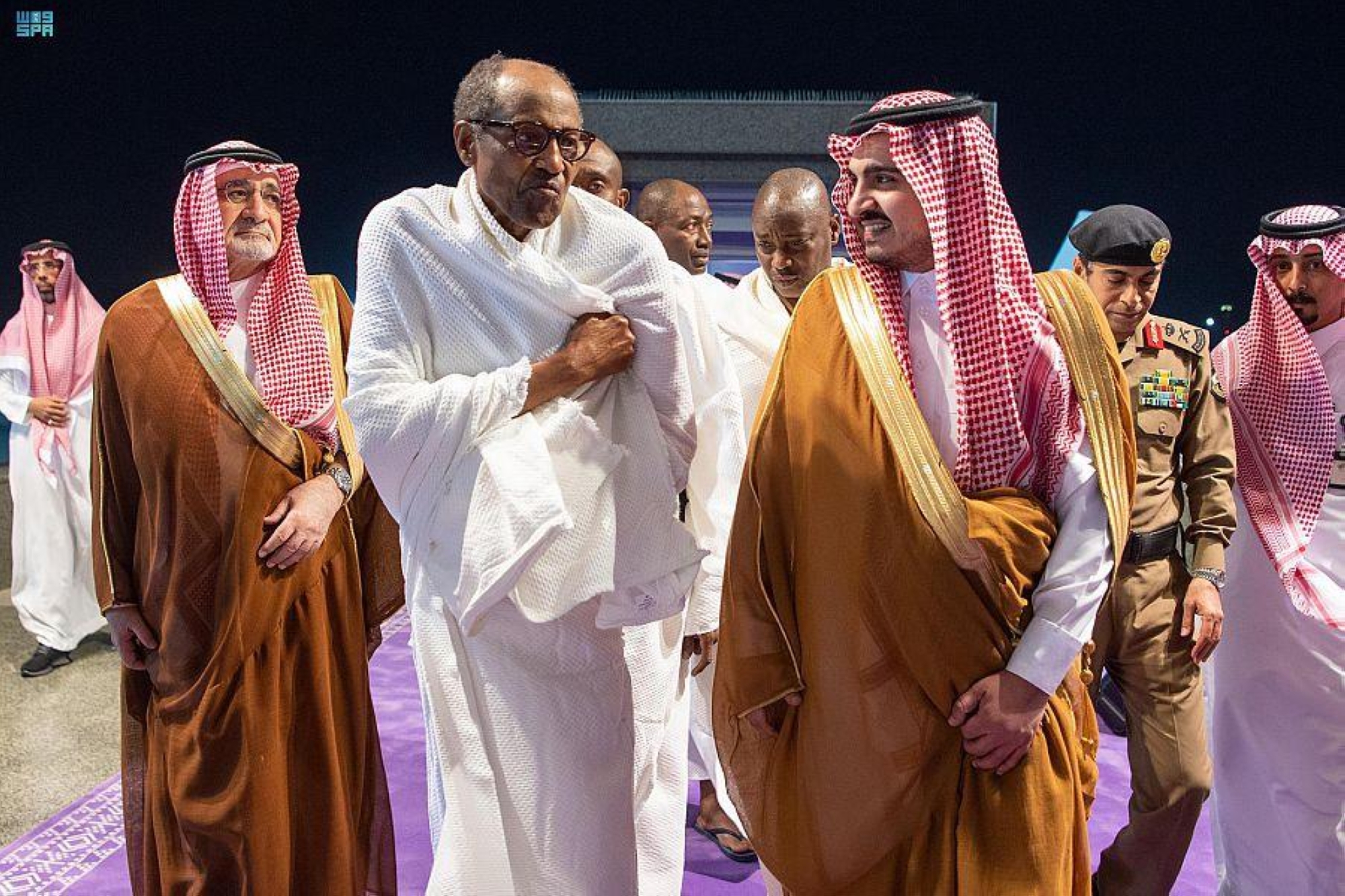 رئيس جمهورية نيجيريا الاتحادية يصل جدة