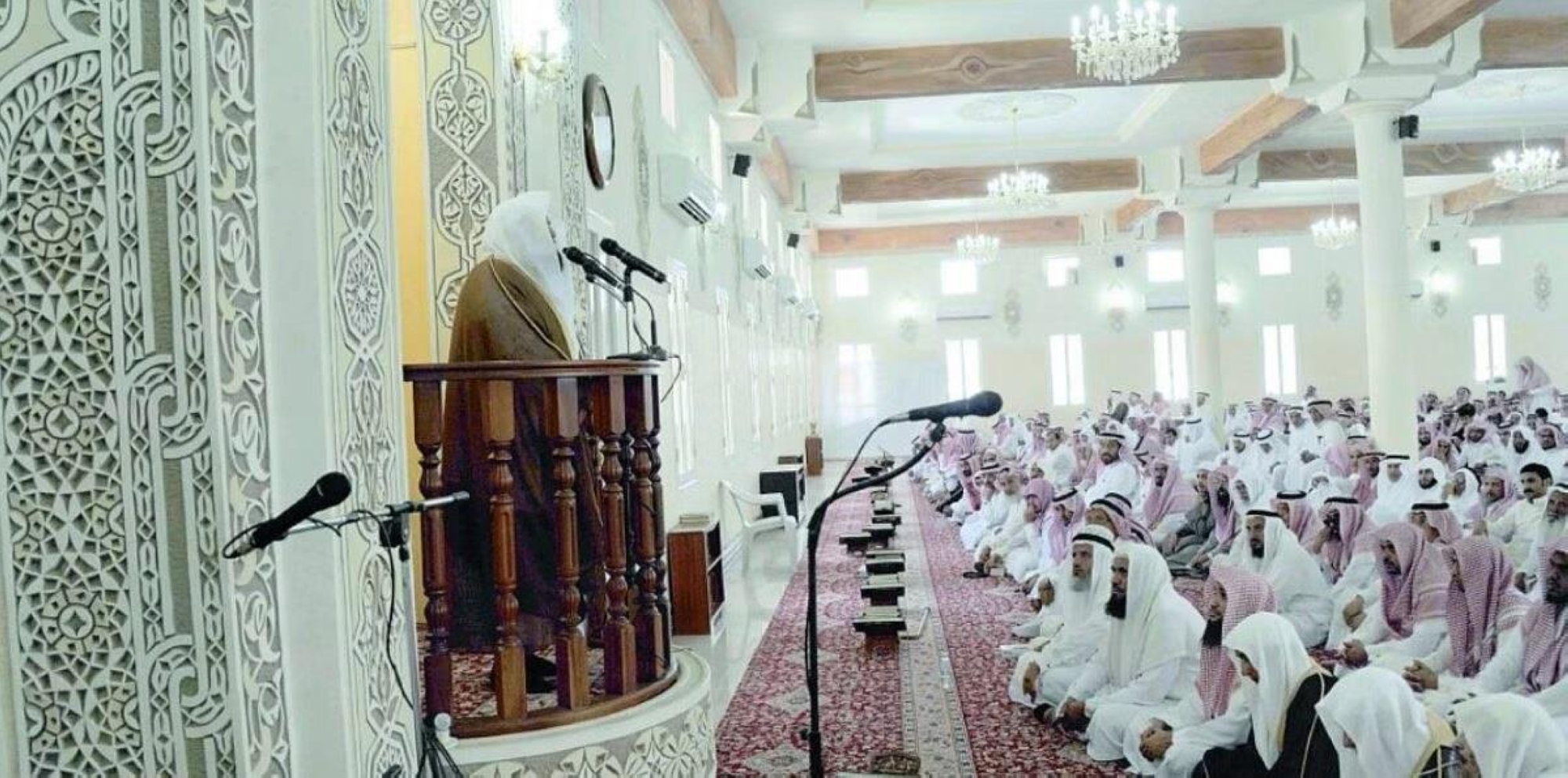 "الشؤون الإسلامية" تؤكد على الأئمة إقامة صلاة الجمعة حال موافقتها يوم العيد