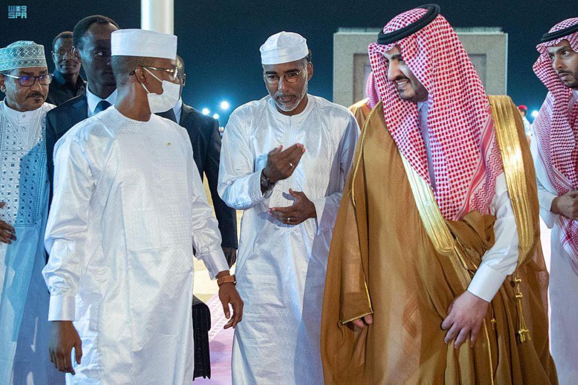 رئيس الفترة الانتقالية في تشاد يصل إلى جدة