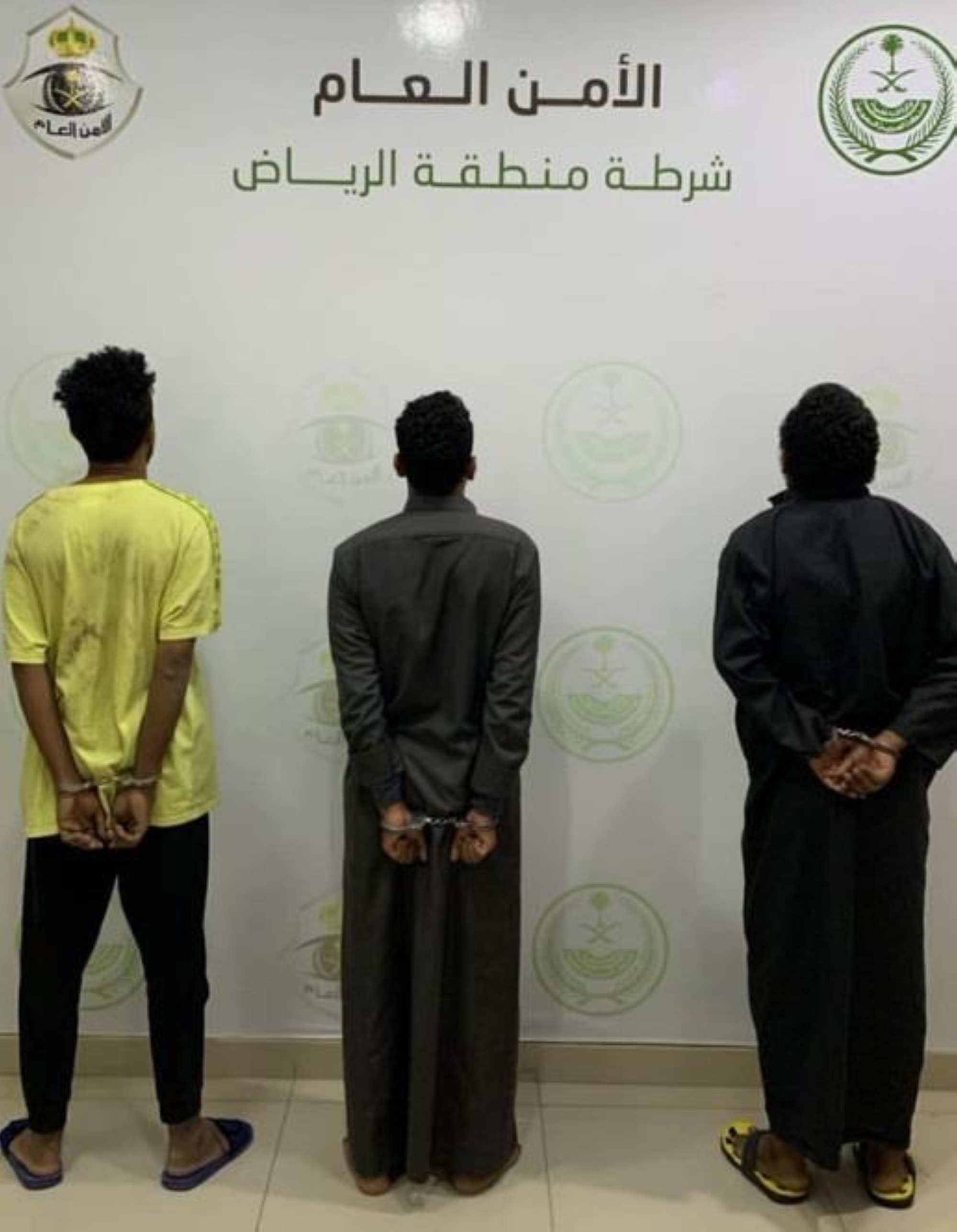 ضبط 3 مواطنين سرقوا بضائع وأموال من محال تجارية بالرياض