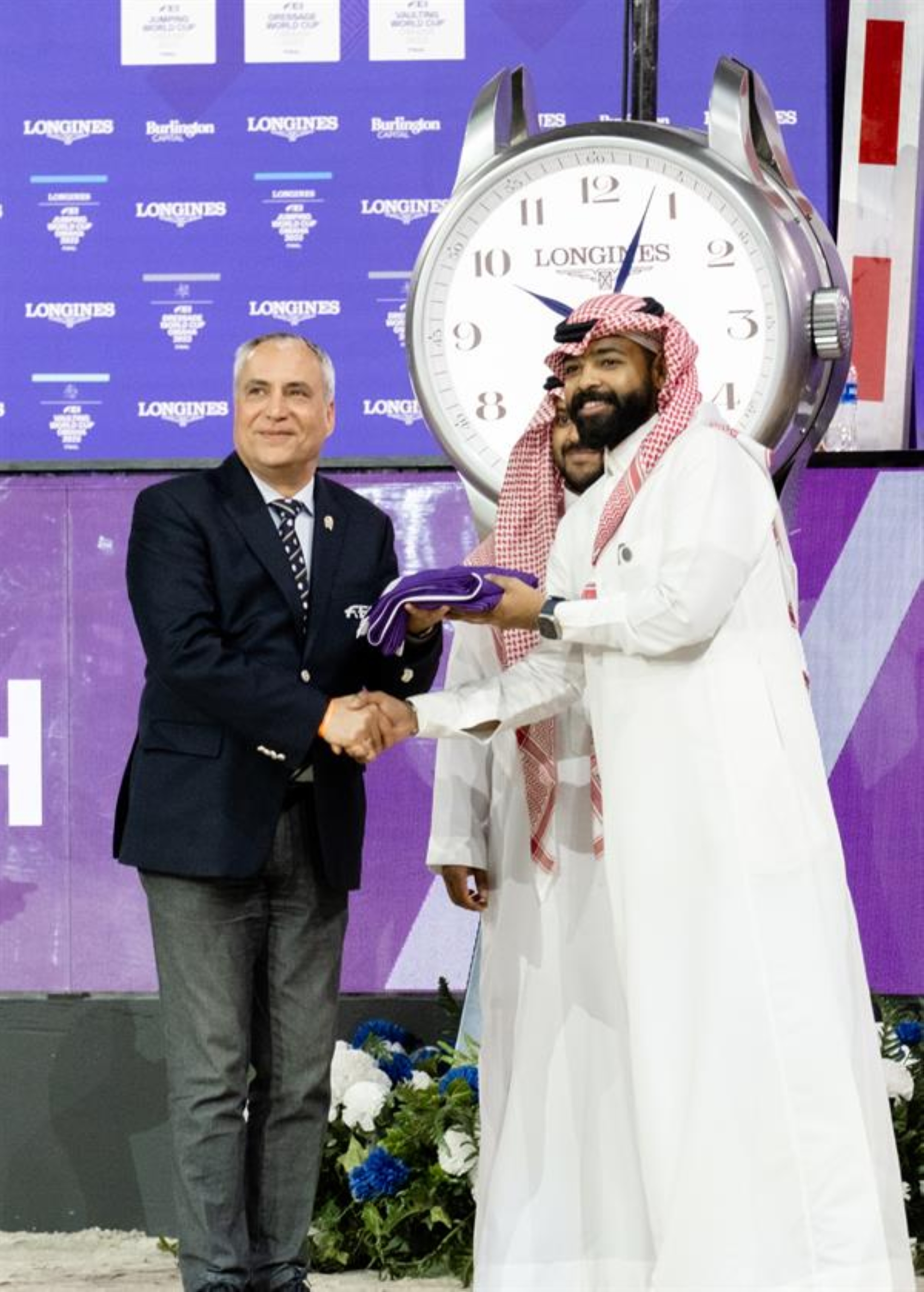 لأول مرة بالشرق الأوسط.. السعودية تتسلم علم استضافة كأس العالم لقفز الحواجز والترويض 2024