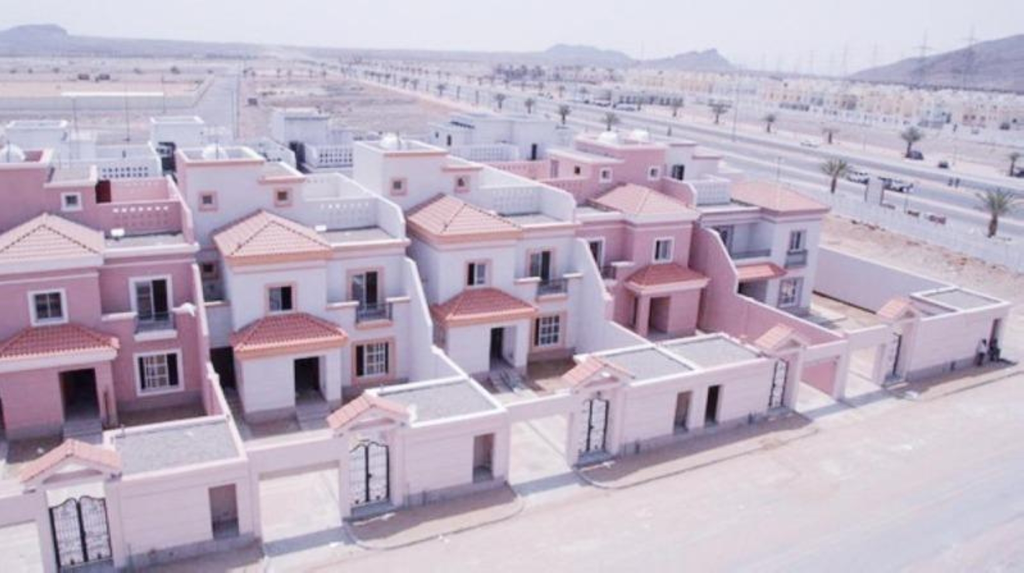 حملة لحثِّ الجماهير الرياضية على التبرع لتأمين السكن للأسر المحتاجة