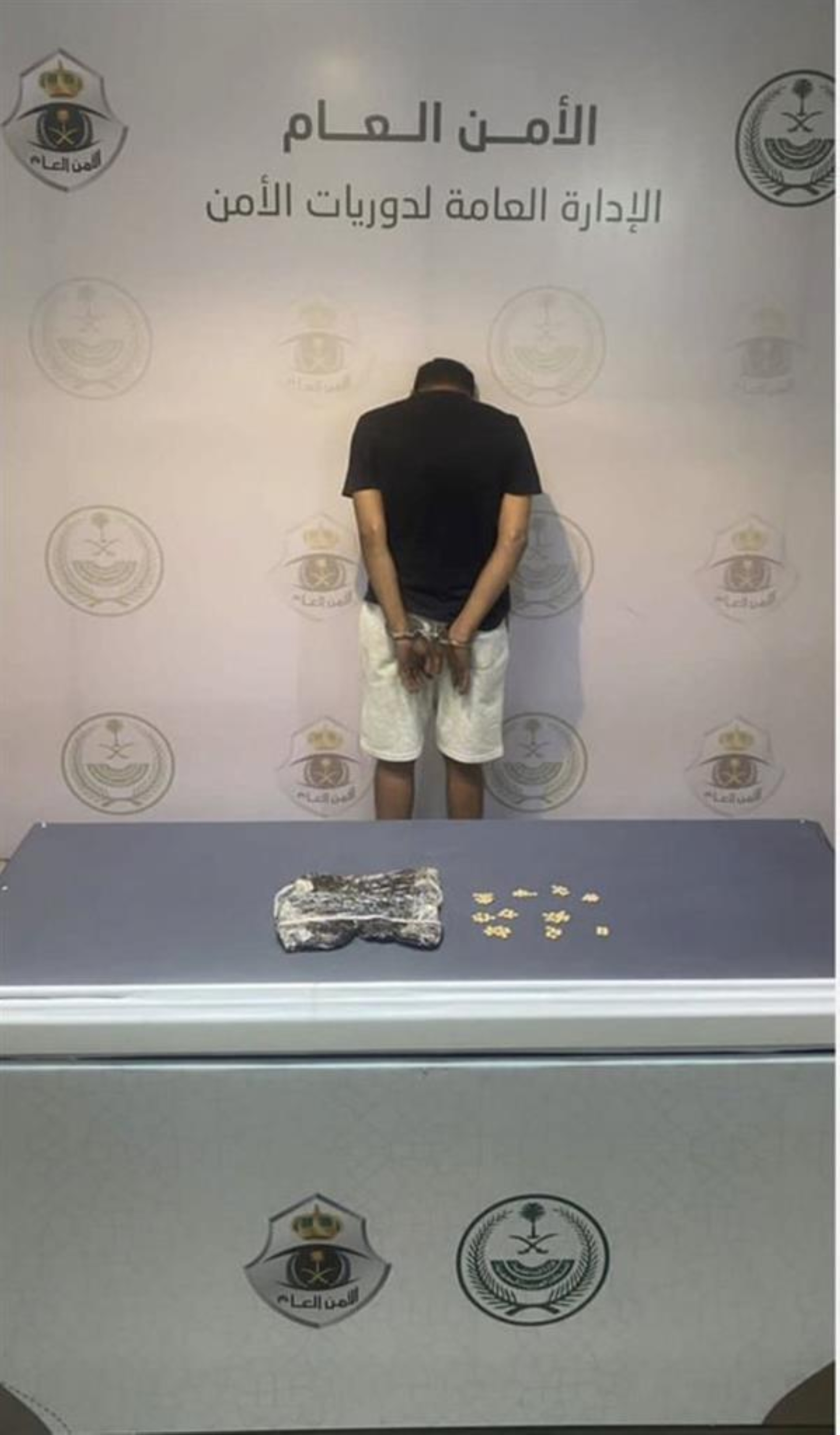 "الدوريات" تضبط شخصاً بحوزته أقراص مخدرة وكيلو حشيش بالطائف