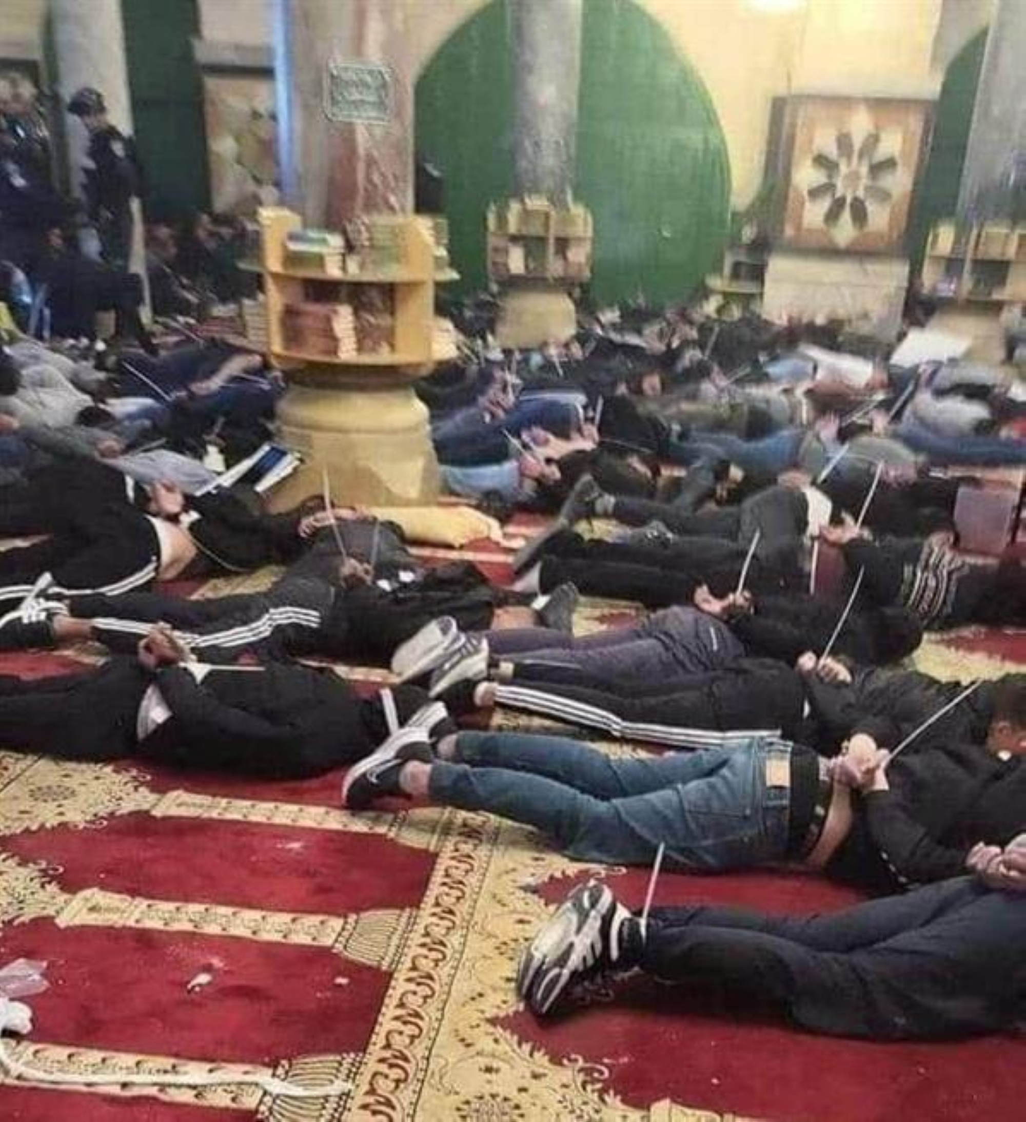 إسرائيل تعتقل 350 فلسطينيًا في الحرم القدسي