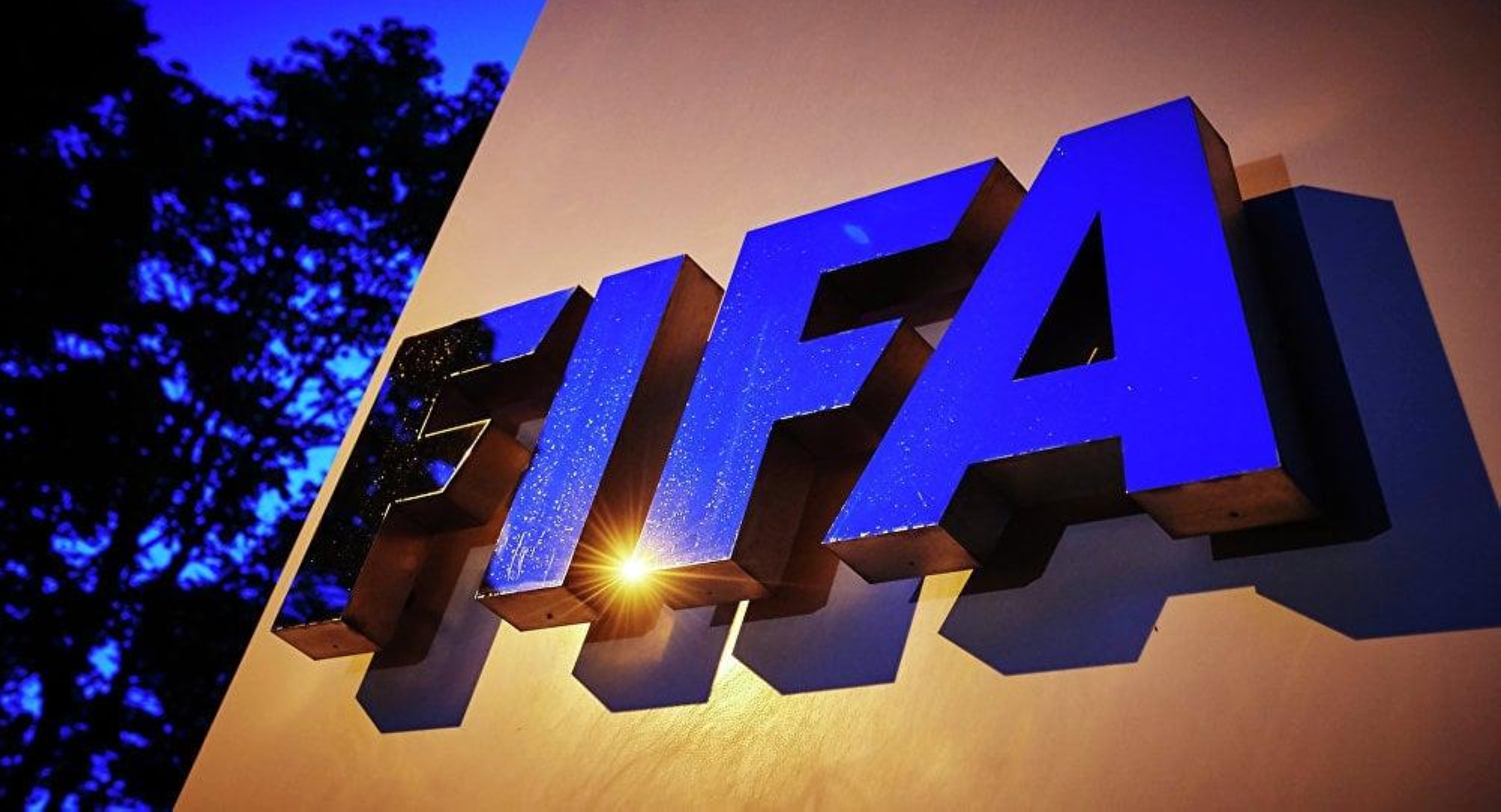 الفيفا يوقف الرئيس السابق لاتحاد بيرو مدى الحياة بسبب اتهامات بالرشوة