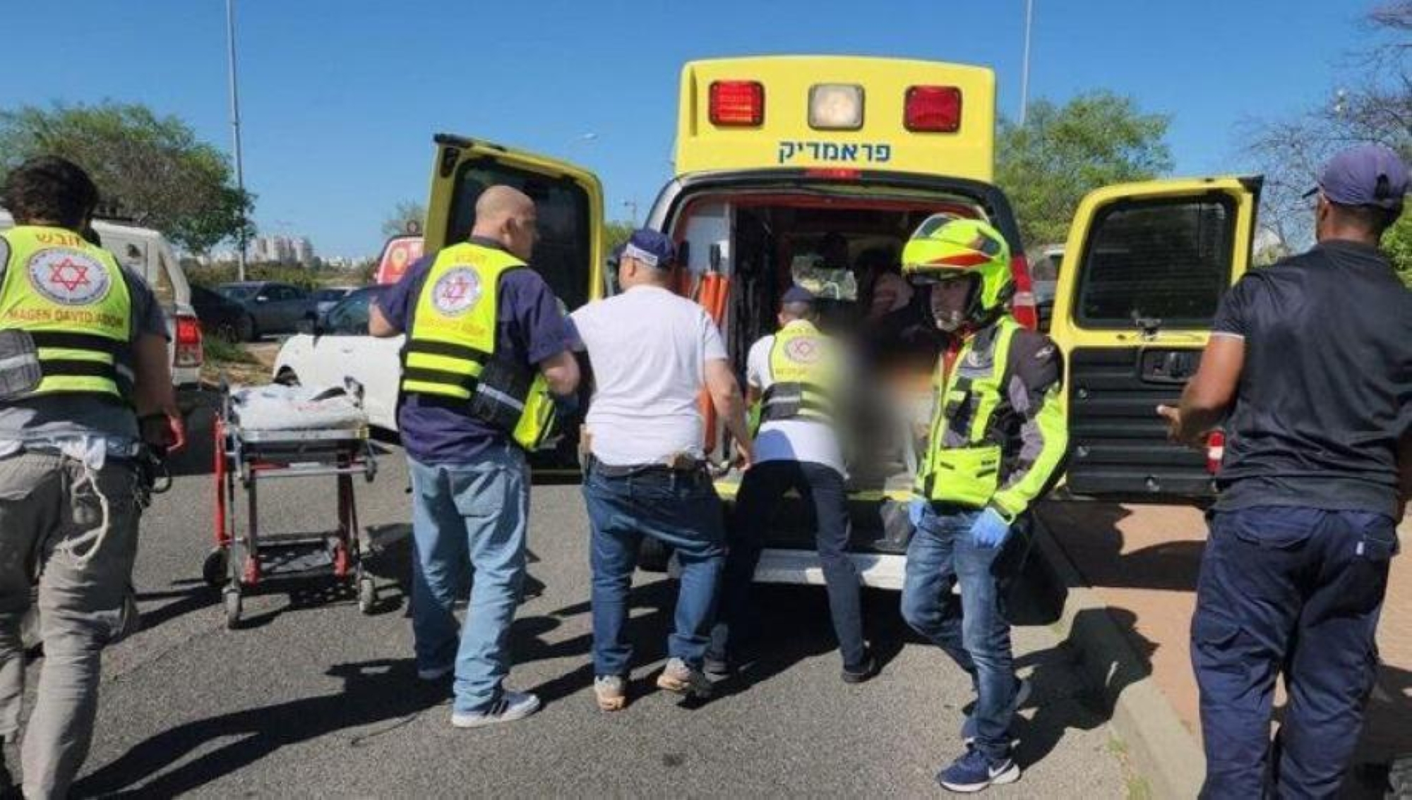 إصابة جنديين إسرائيليين في عملية طعن بتل أبيب