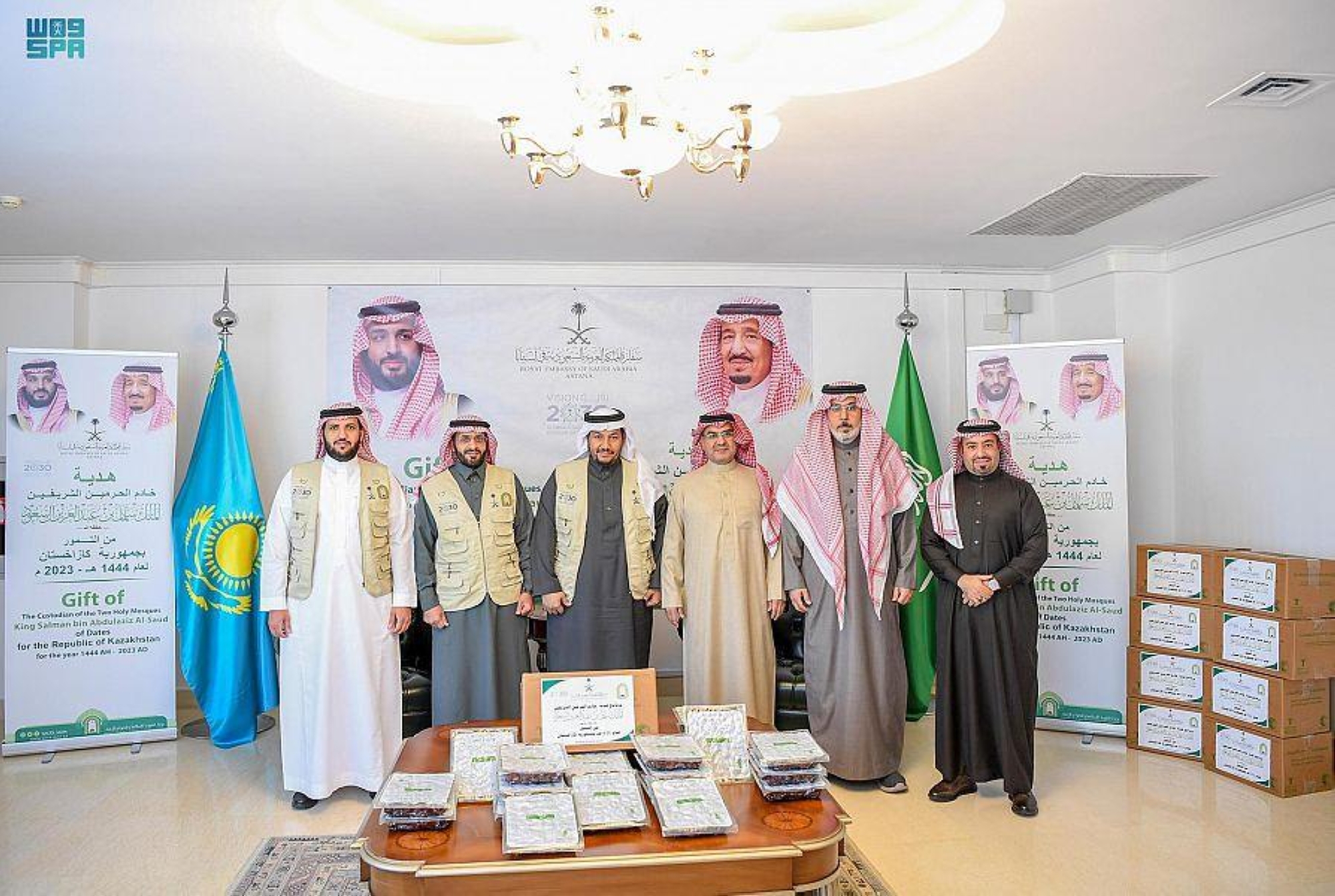 تسليم هدية خادم الحرمين من التمور وإفطار الصائمين لعدة دول