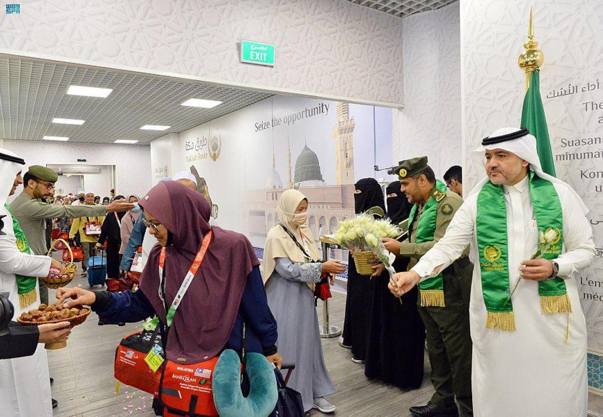 وصول أولى رحلات الحجاج ضمن مبادرة "طريق مكة" من ماليزيا وبنجلاديش
