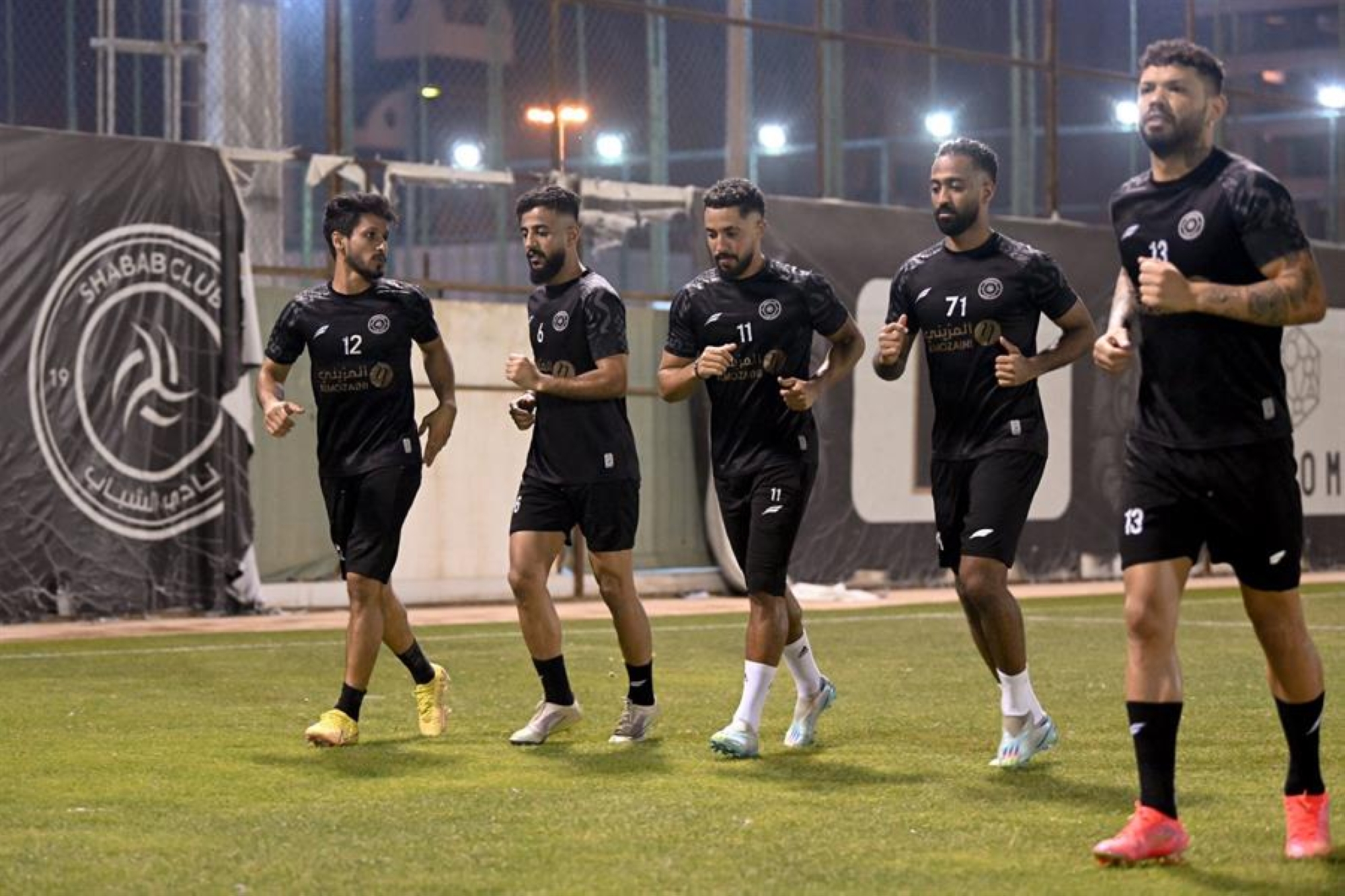 باهبري يشارك في جزء من تدريبات الشباب