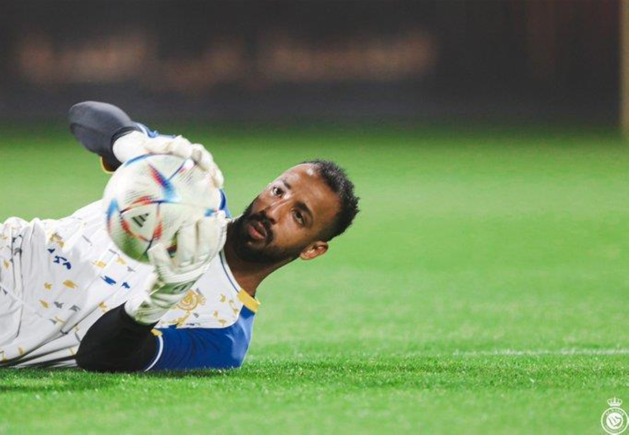 أمين بخاري يعود للمشاركة في تدريبات النصر