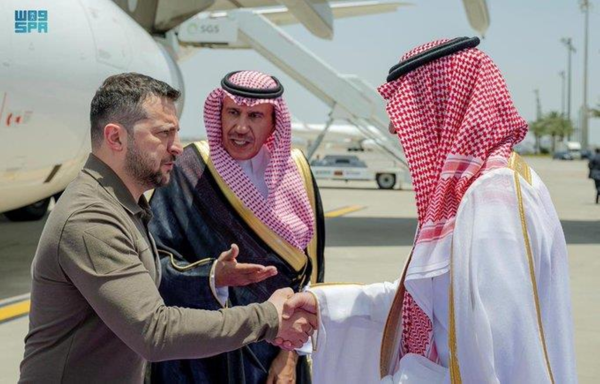 الرئيس الأوكراني يصل المملكة لحضور قمة جدة العربية