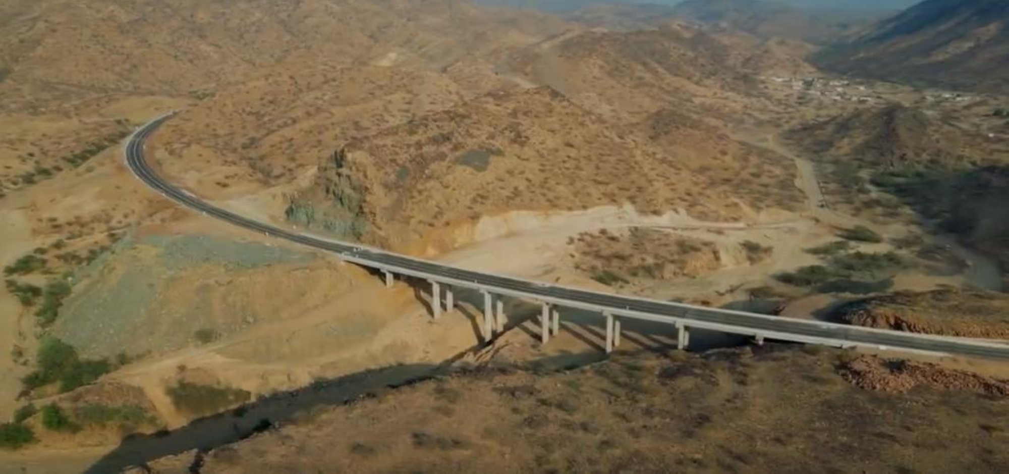 افتتاح الأجزاء المنفذة من طريقَي بيشة -سبت العلايا ومحايل -السعيدة