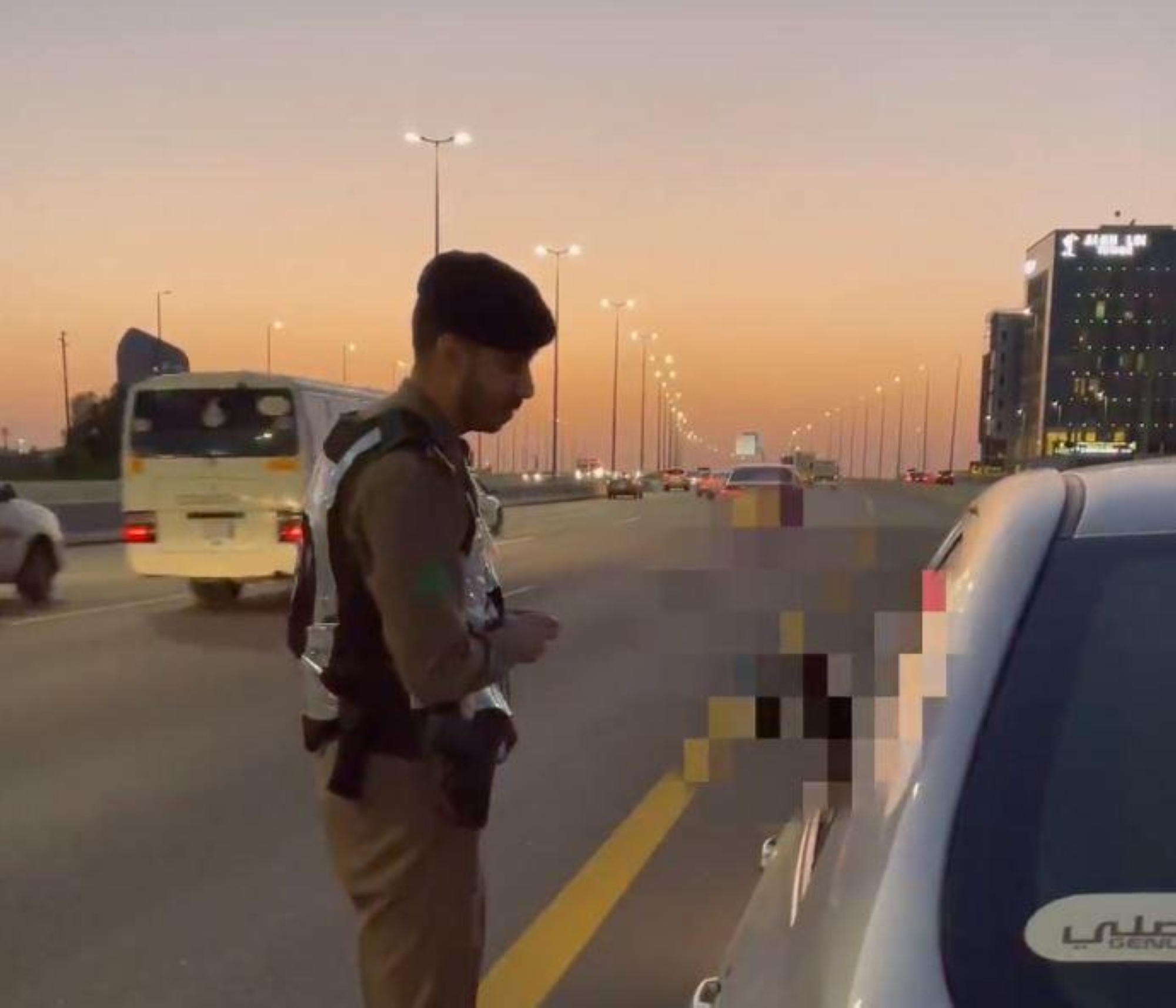 منها التظليل والمراوغة.. "المرور السري" يرصد عدة مخالفات مرورية بالشرقية