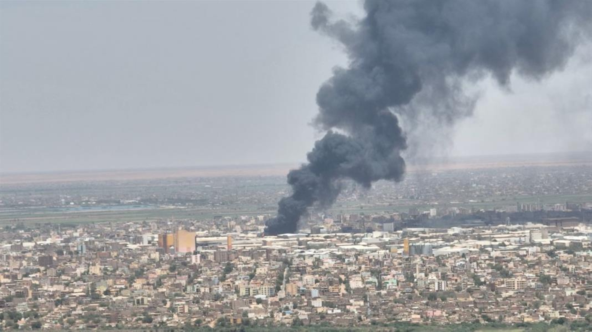 السودان.. عينٌ على "جدة" ويدٌ تُمسك بـ"الزناد"
