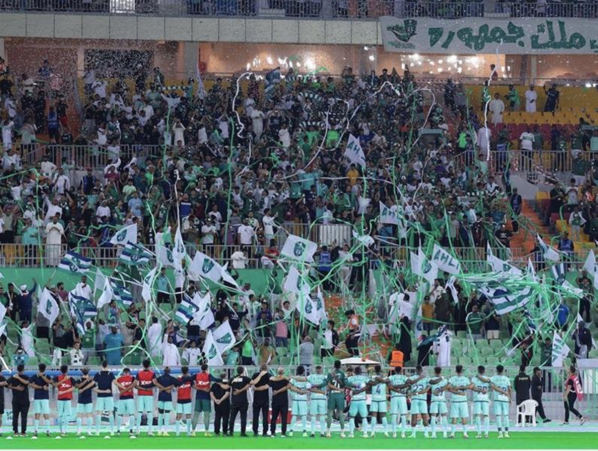 بعد ثنائيته في الاتحاد بساعات .. فهد الرشيدي يحتفل بعودة الأهلي إلى روشن