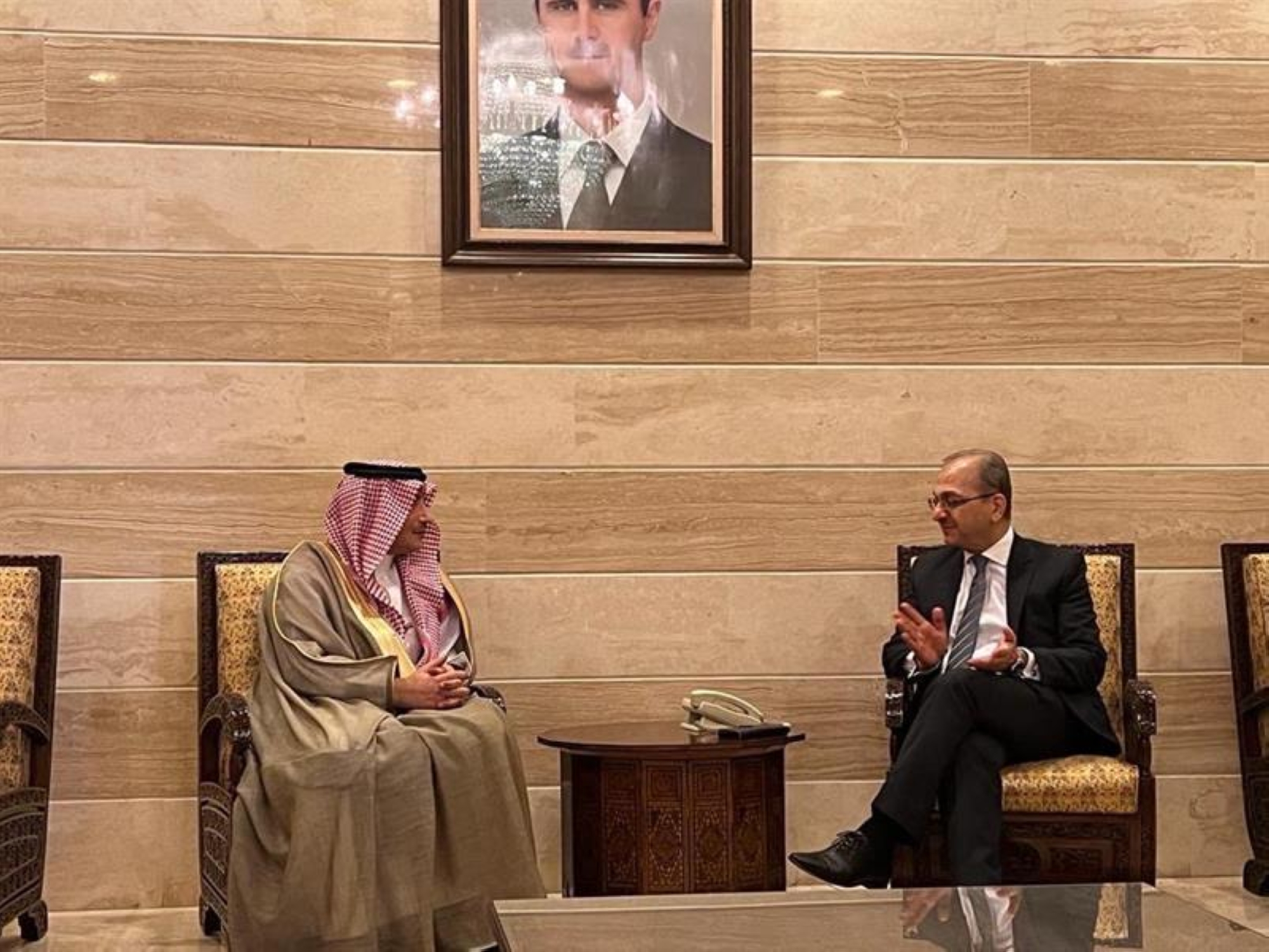 فريق فني سعودي يصل دمشق لمناقشة آليات إعادة فتح السفارة