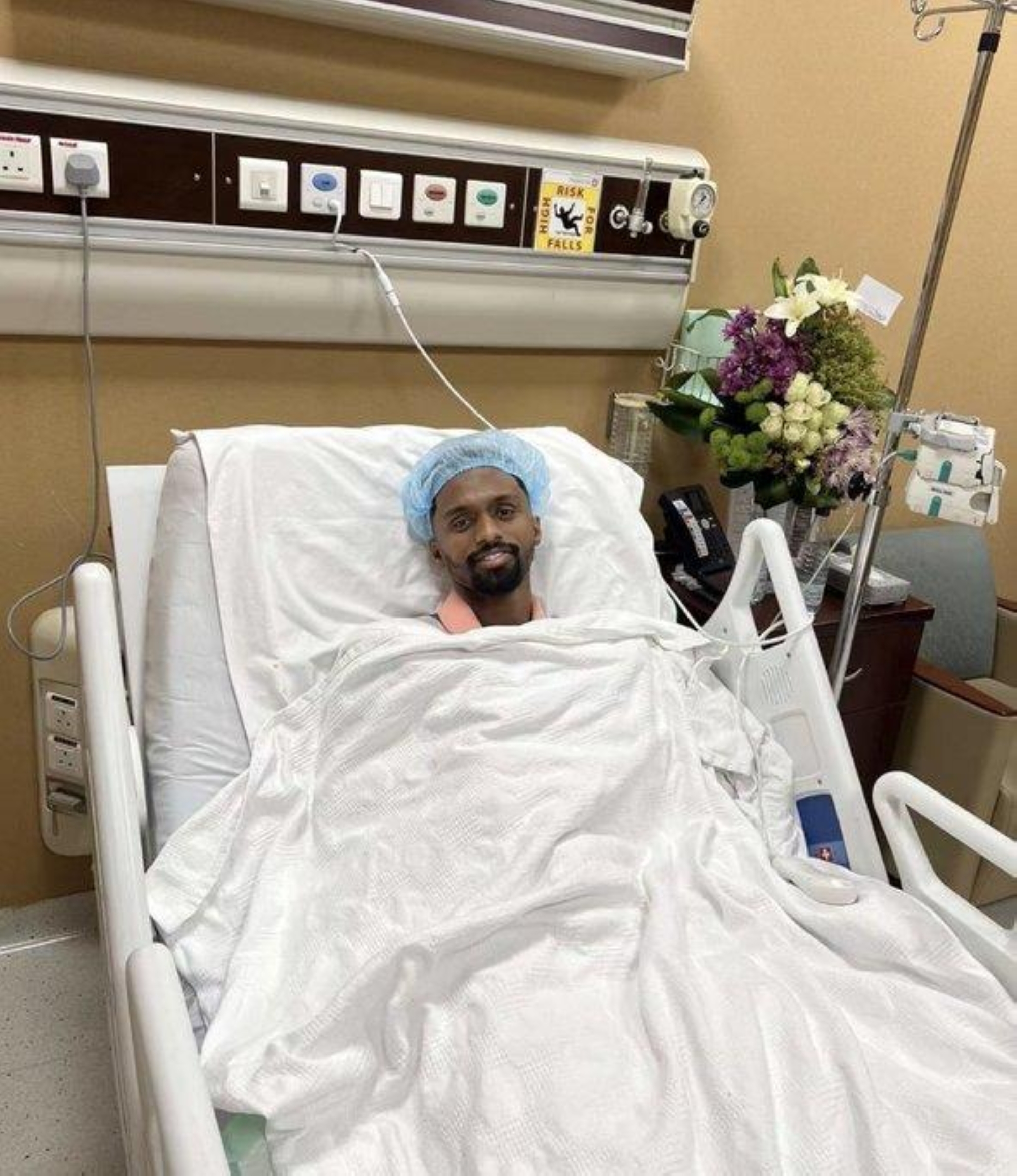 "الدوسري" يُجري عملية جراحية في الكتف