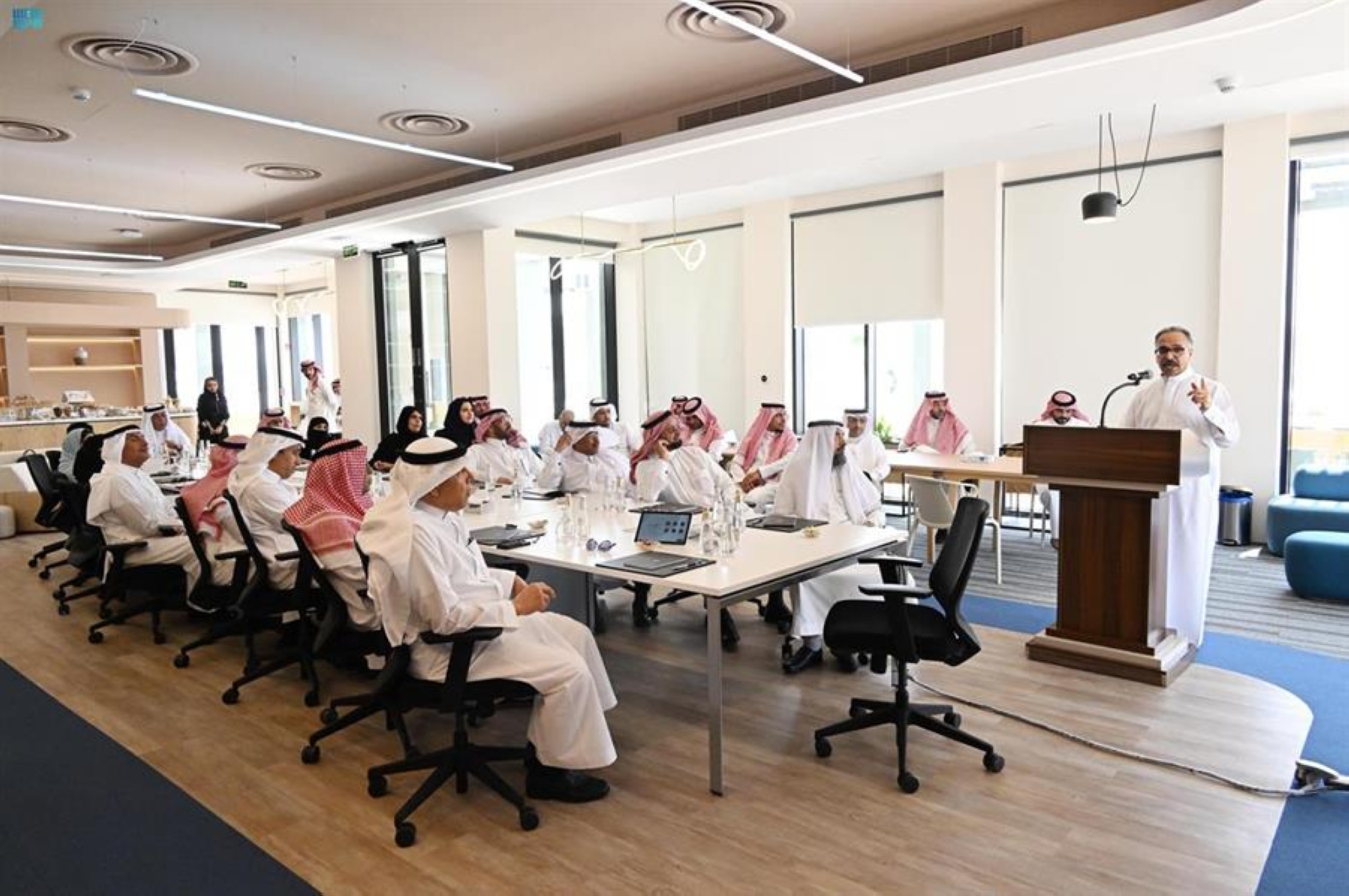 وفد من "الشورى" يقف على آخر مستجدات مشروع "نيوم"