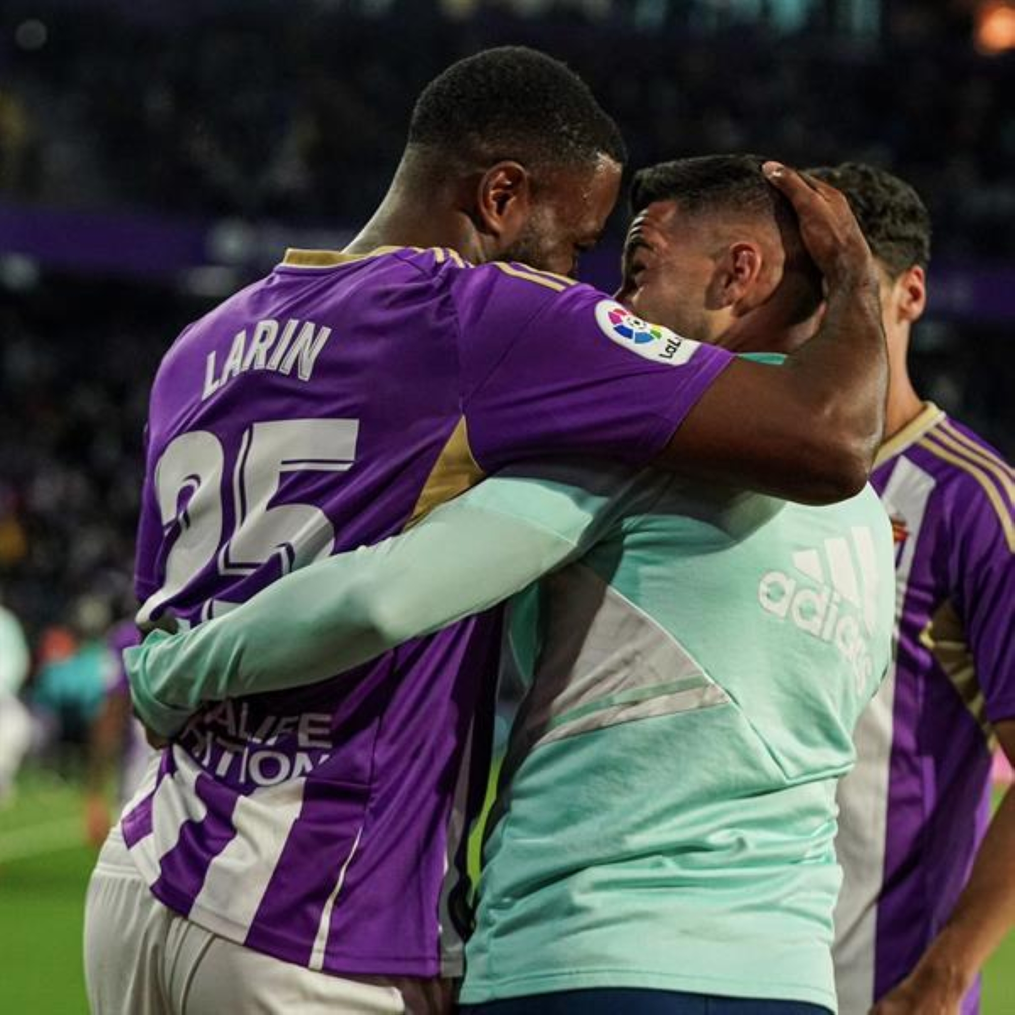بلد الوليد يُنعش آمال البقاء بالدوري بالانتصار على برشلونة