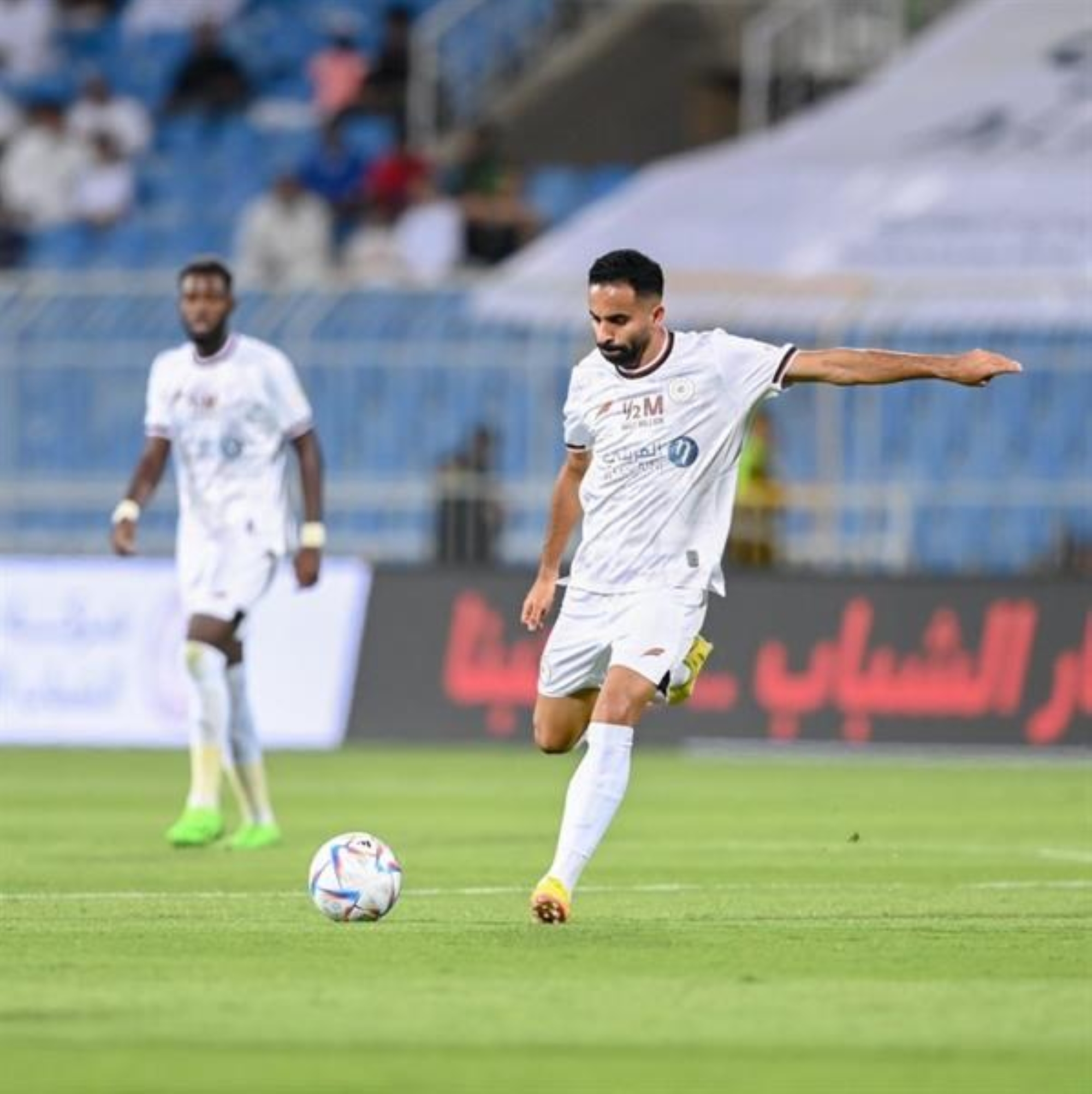 لاعبو الشباب: أخطاؤنا أعادت النصر للمباراة