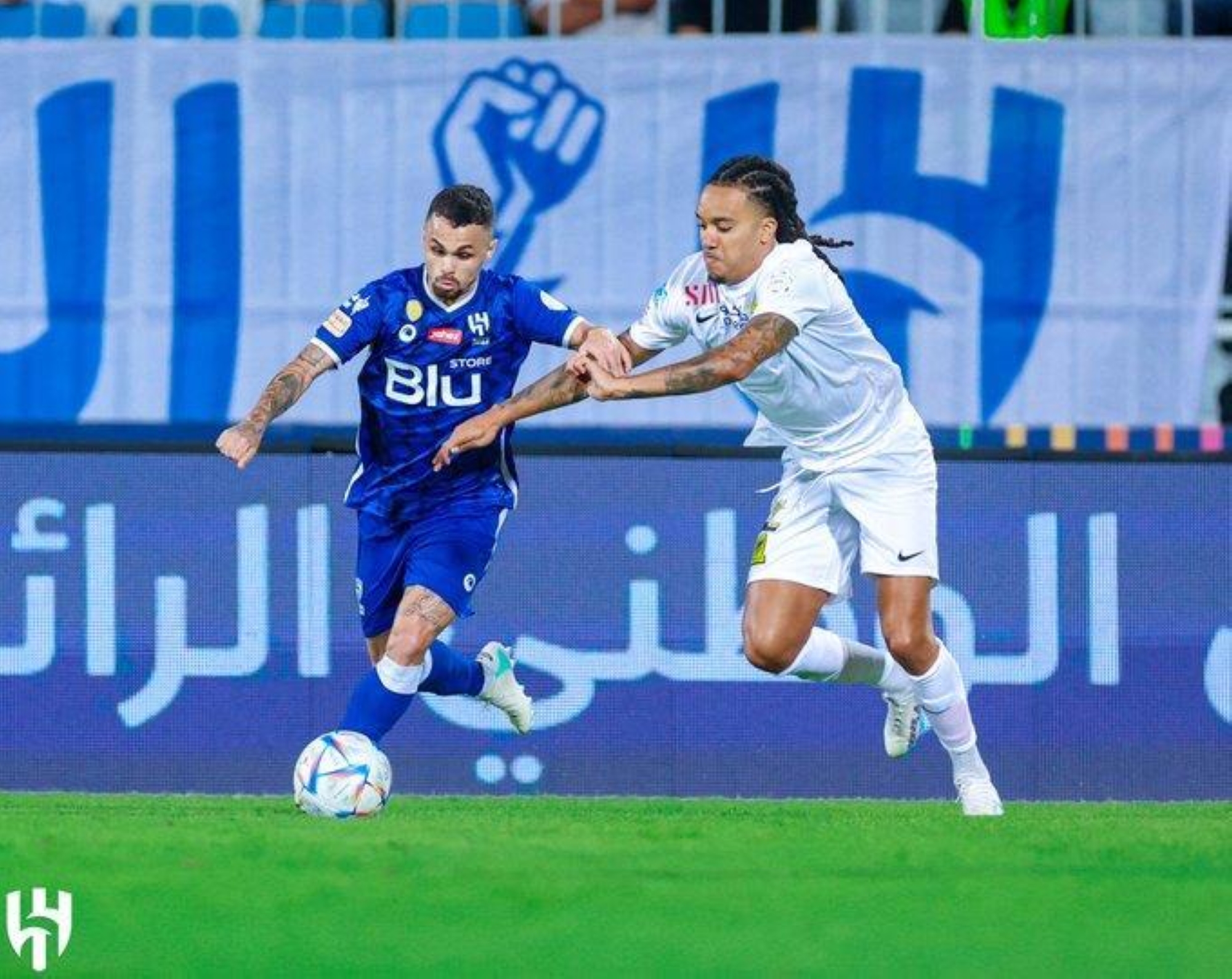 الهلال يعلن غياب "جانغ وميشايل وعطيف" عن مباراة العدالة