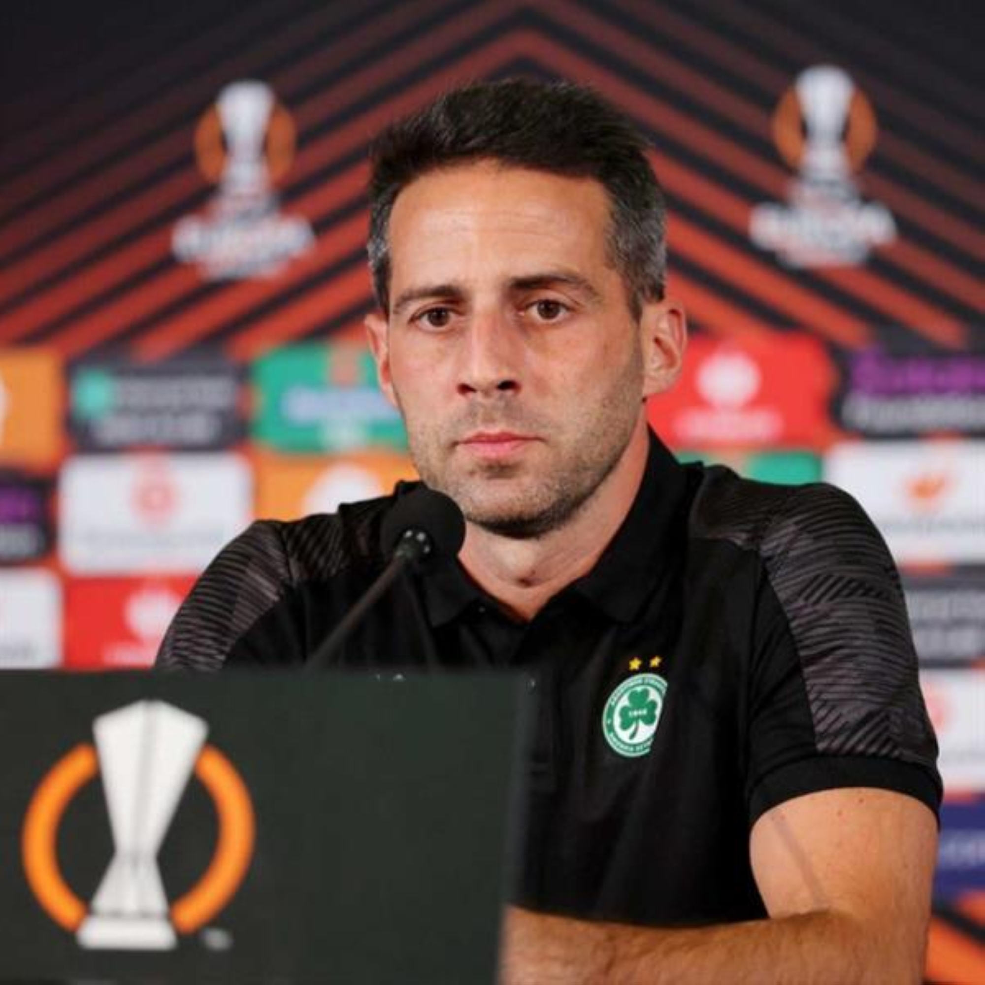 يانيك فيريرا يقترب من العودة لدوري المحترفين