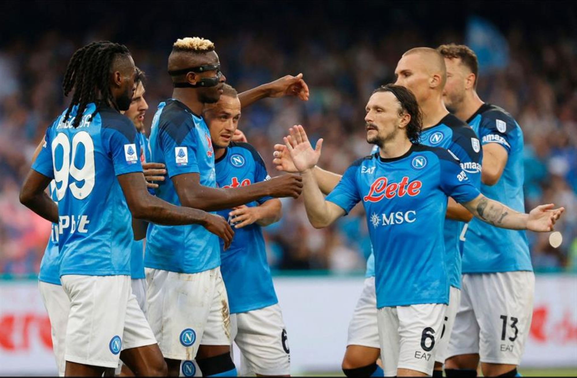 البطل نابولي يختتم الدوري الإيطالي بفوز على سامبدوريا