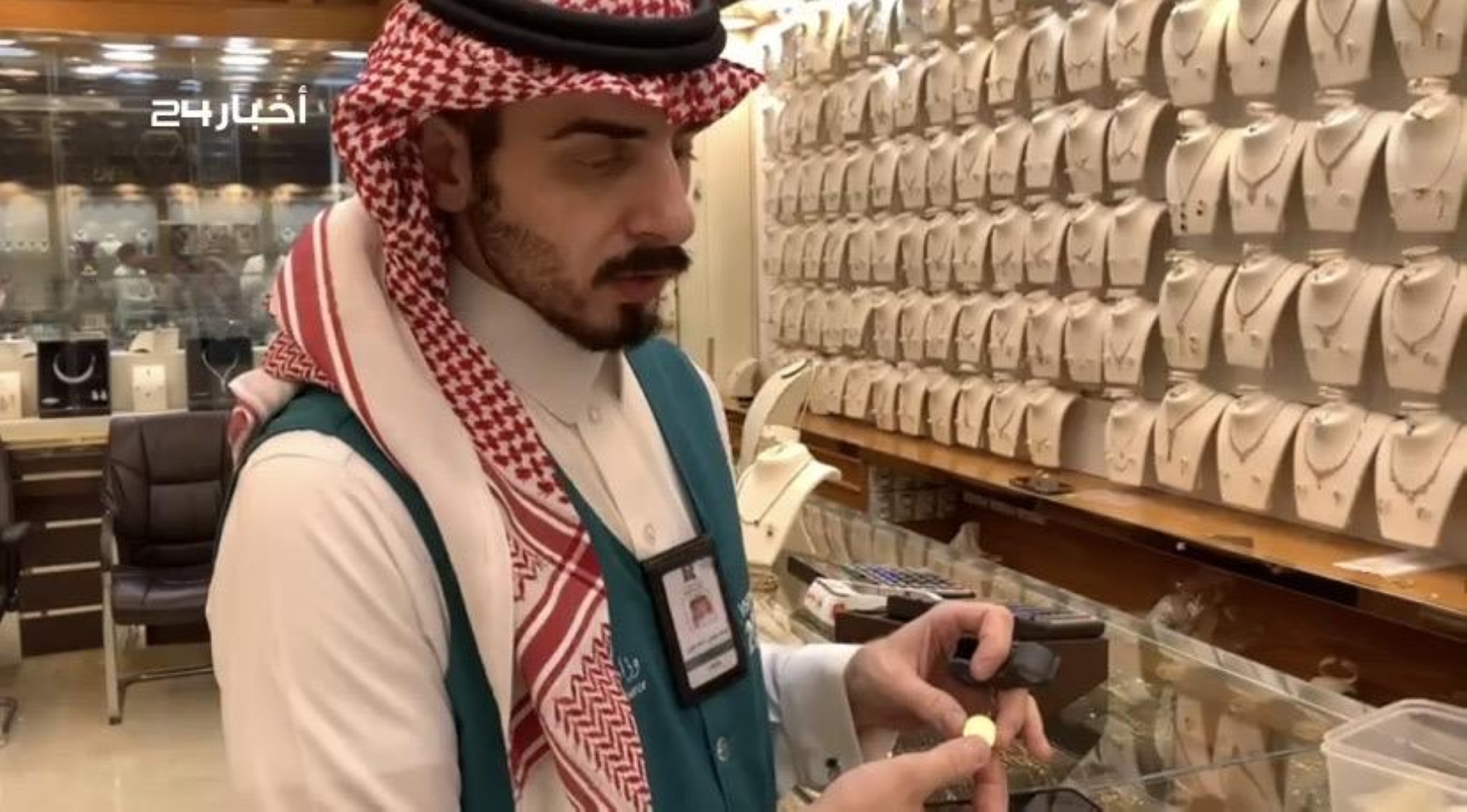 رصد مخالفات بجولة مباغتة على "ذهب طيبة" بالرياض