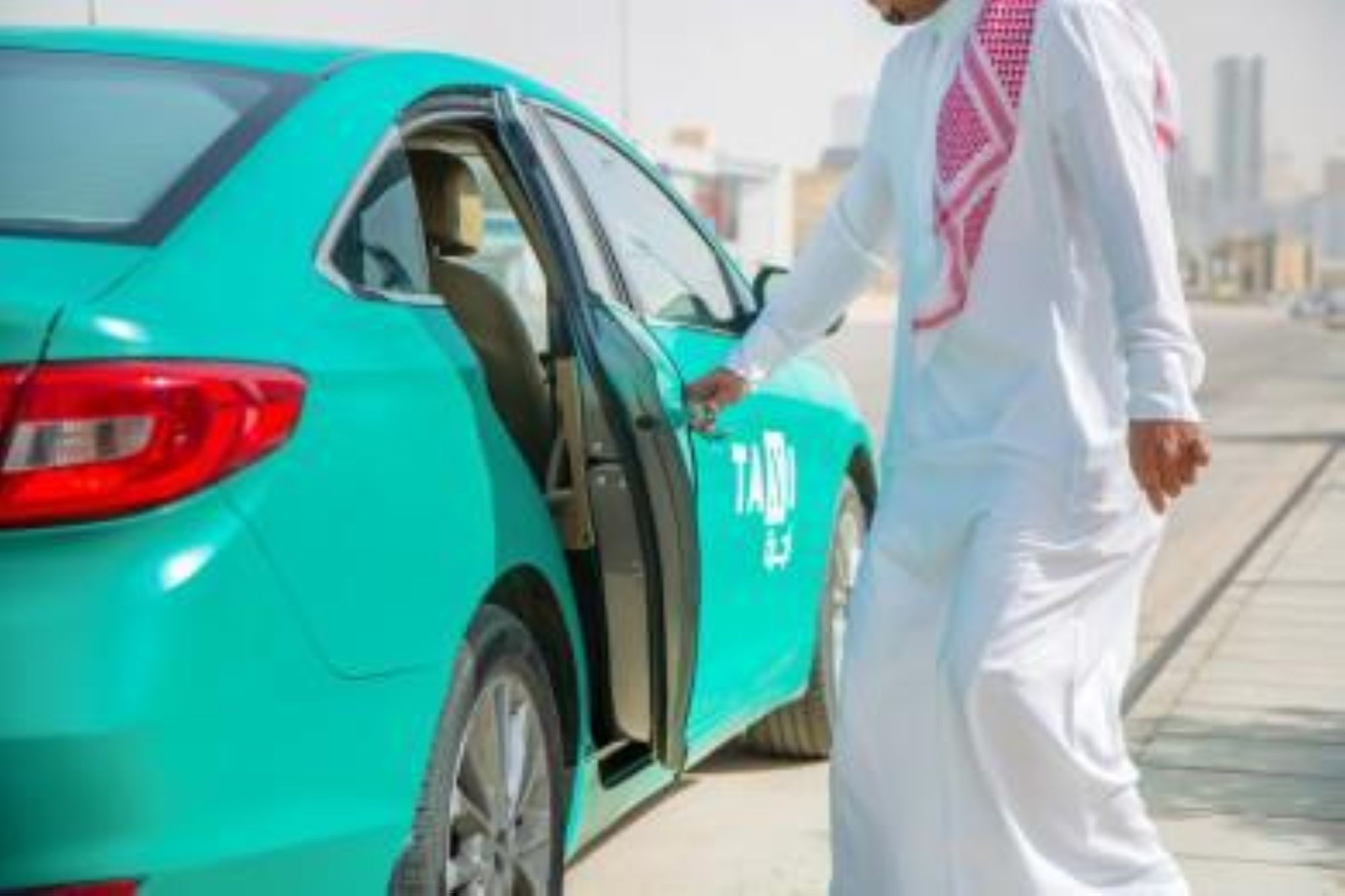الجلوس في الخلف.. نصائح للحجاج بسيارات "الأجرة"