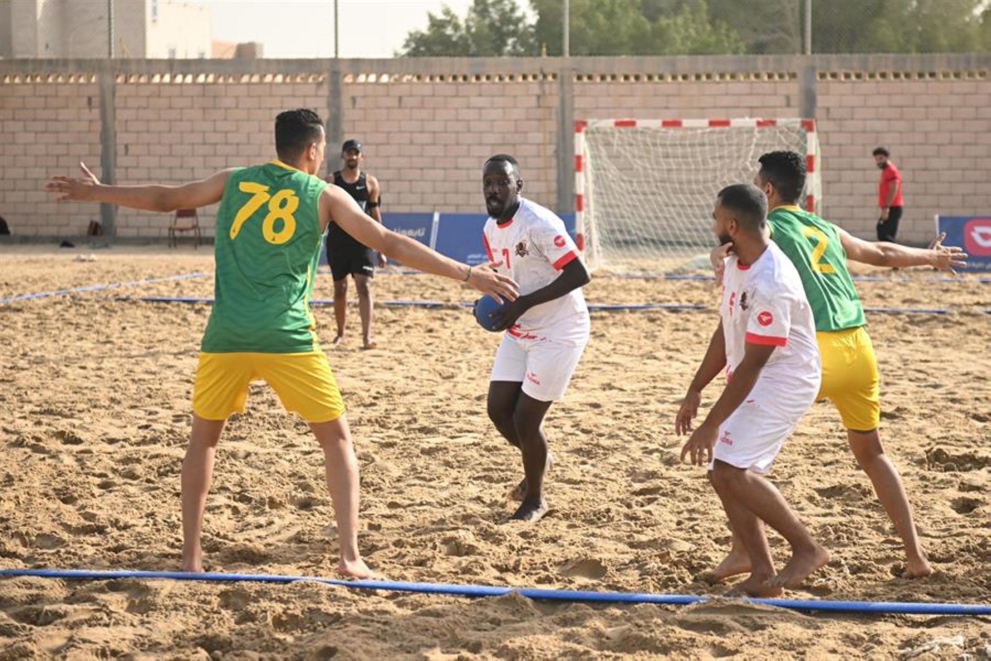 غدًا.. 8 أندية تتنافس على لقب شاطئية اليد للكبار