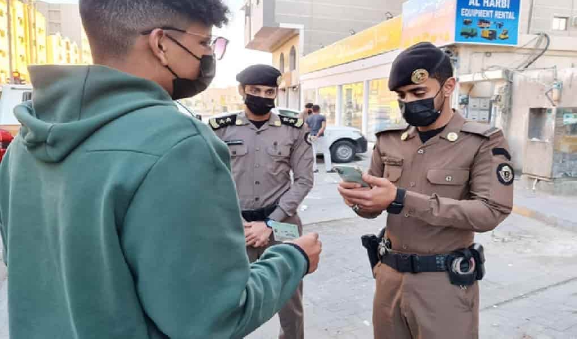 "الجوازات": معاقبة "13.4 ألف" مخالف بشهر