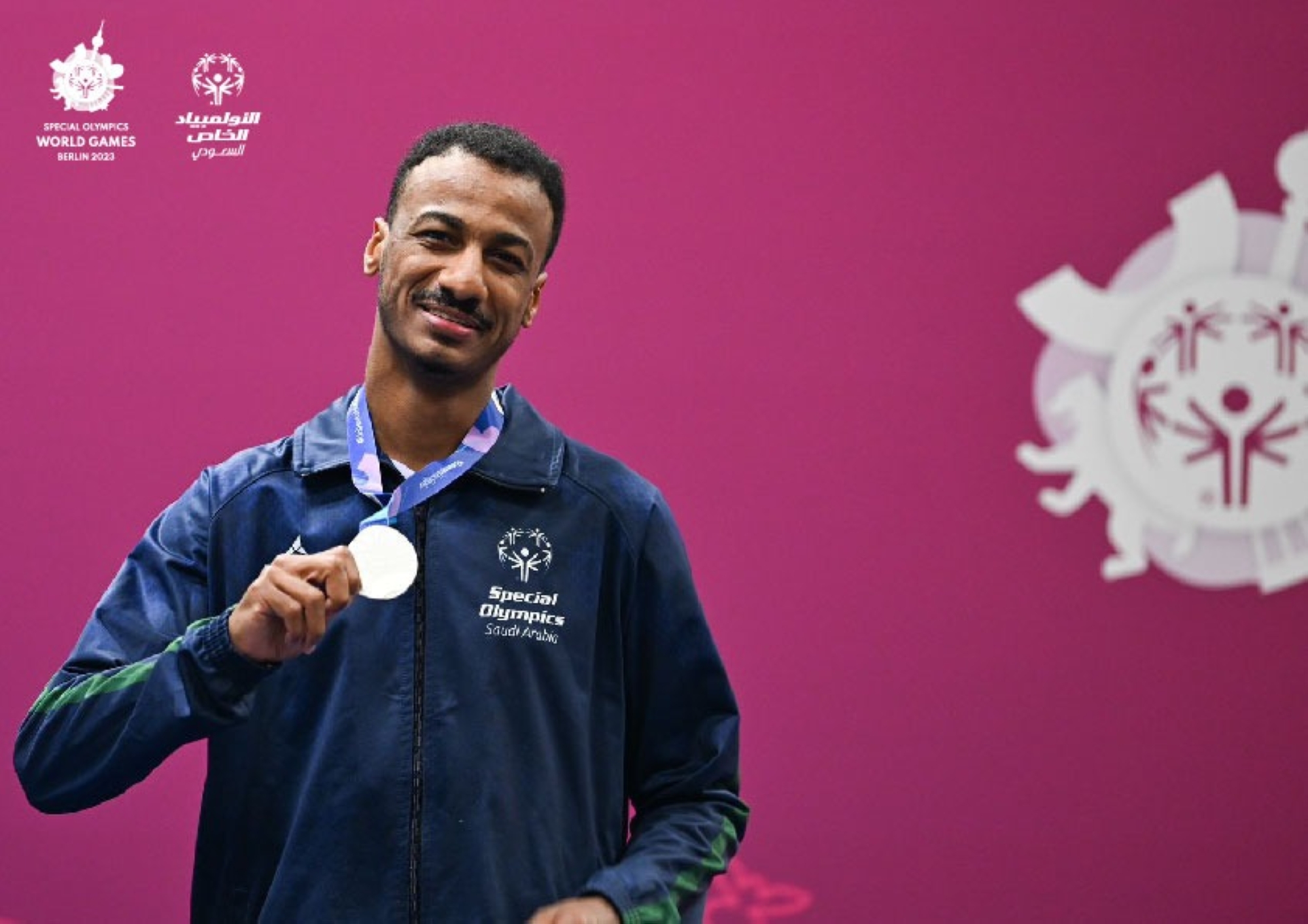 الأولمبياد الخاص.. محمد العليان يفوز بفضية السباحة