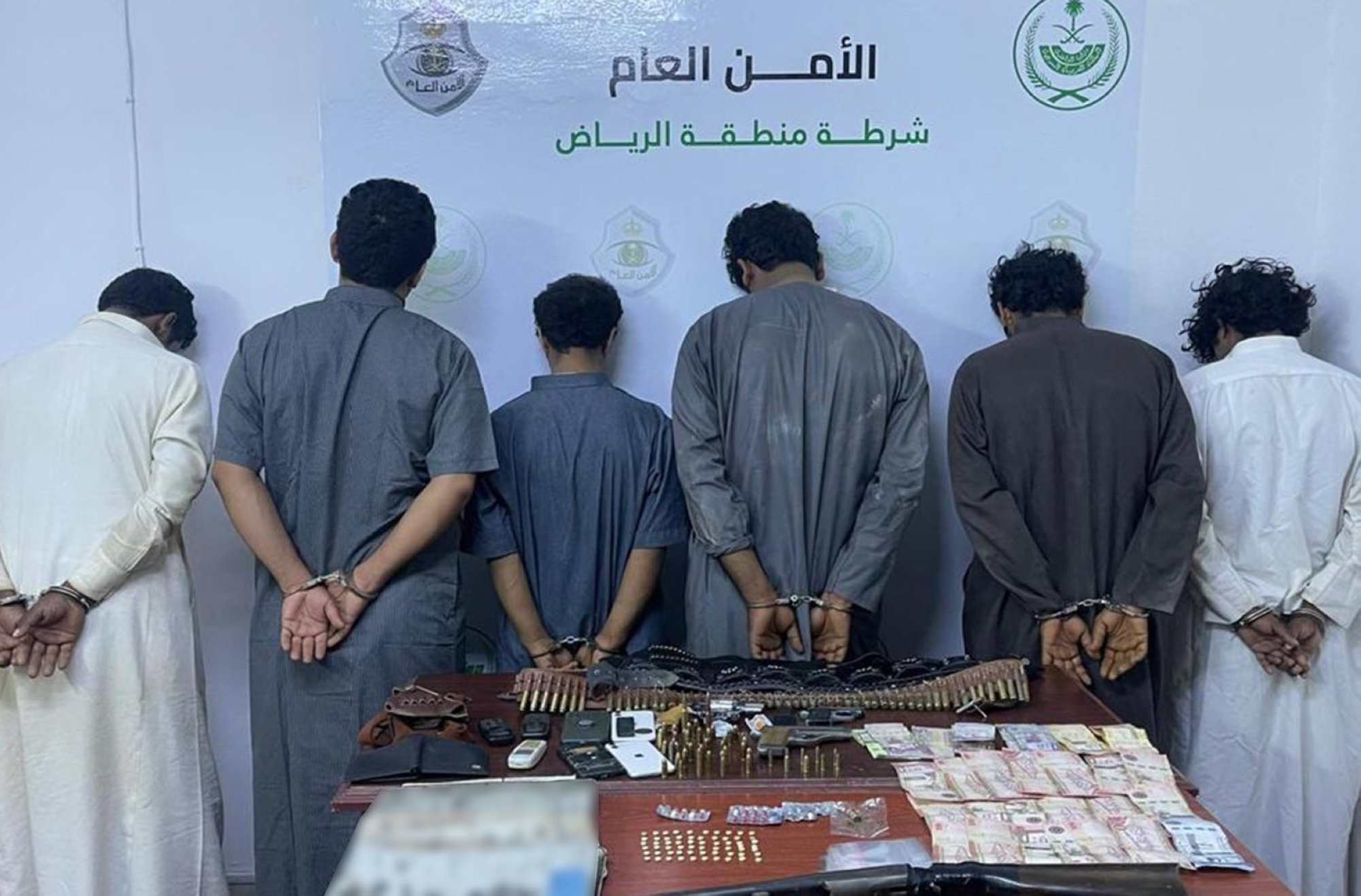 ضبط 8 أشخاص روجوا مخدرات بمدينتين