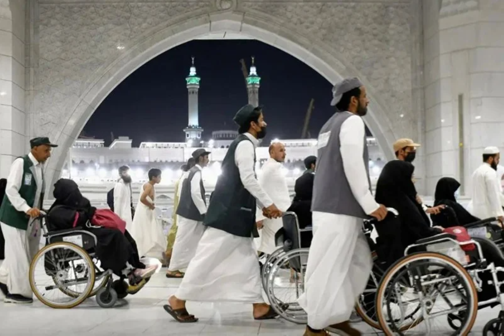 "الحرمين": أولوية الطواف لـ"الكبار والمعاقين"