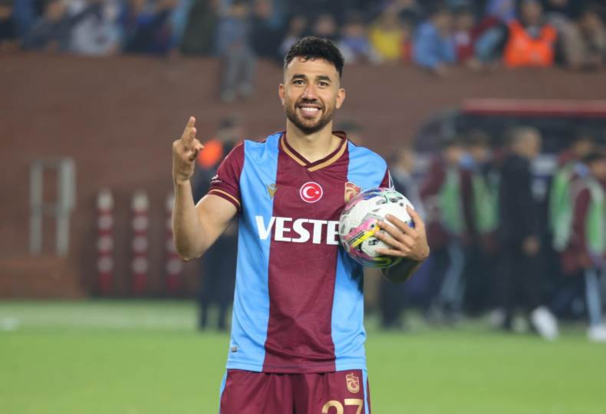 الاتحاد والهلال يجهزان عرضًا لضم "تريزيجيه"