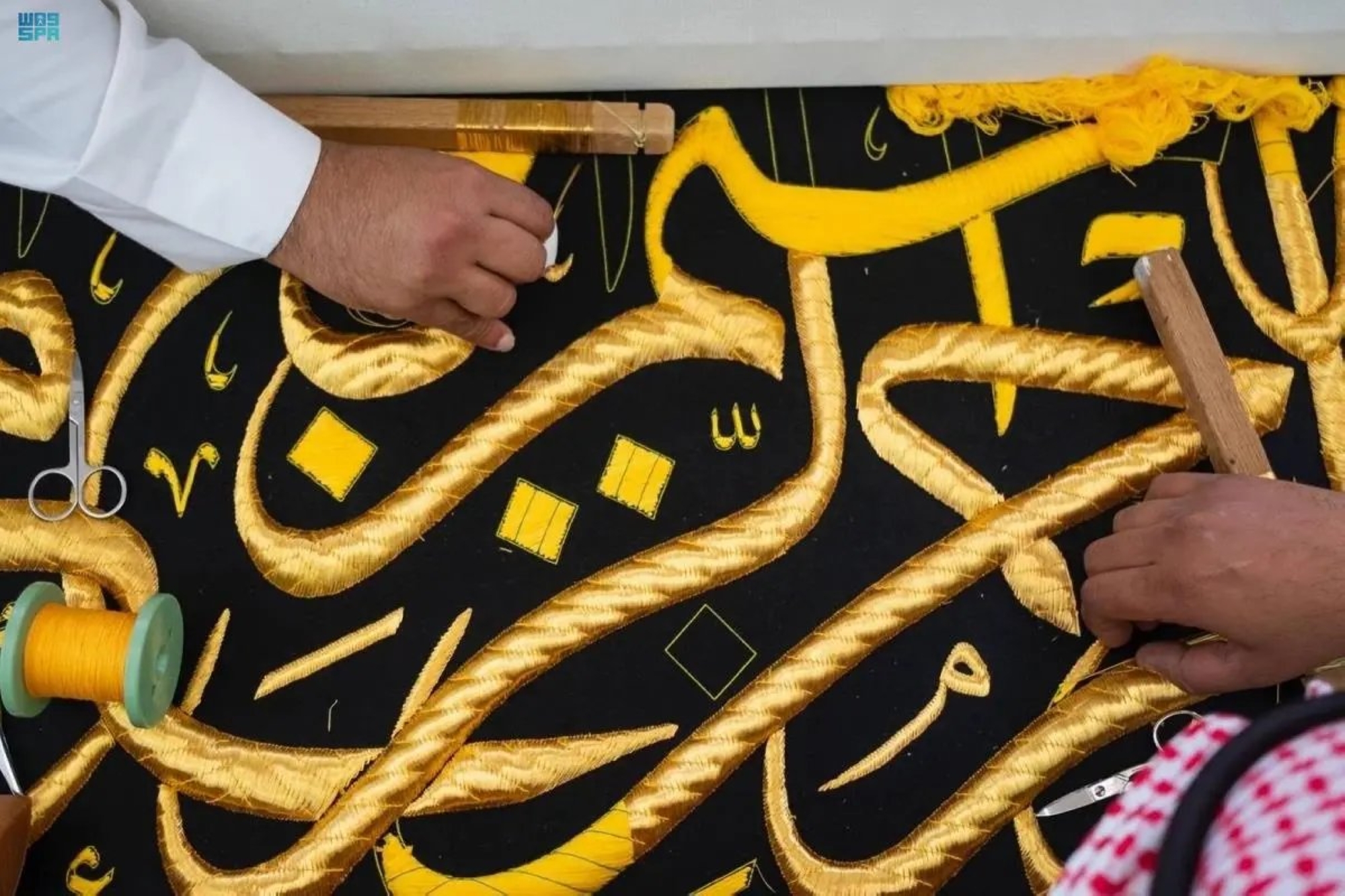 ثوب "البيت العتيق"