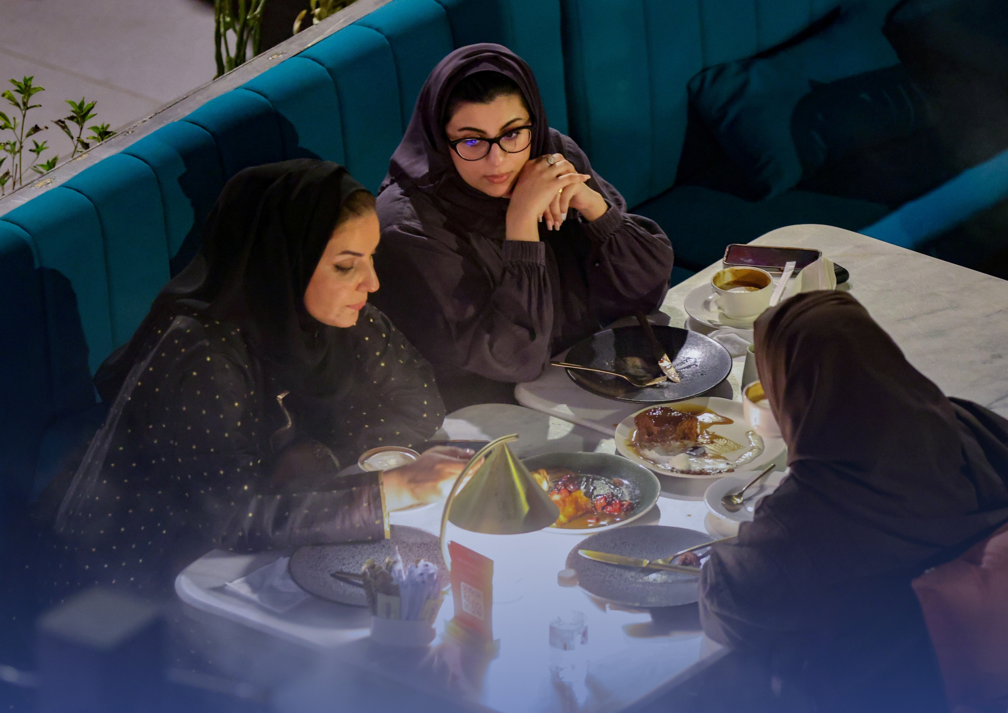 انفاق "10.9مليار" بـ"أسبوع".. والمطاعم والمقاهي "أولاً"