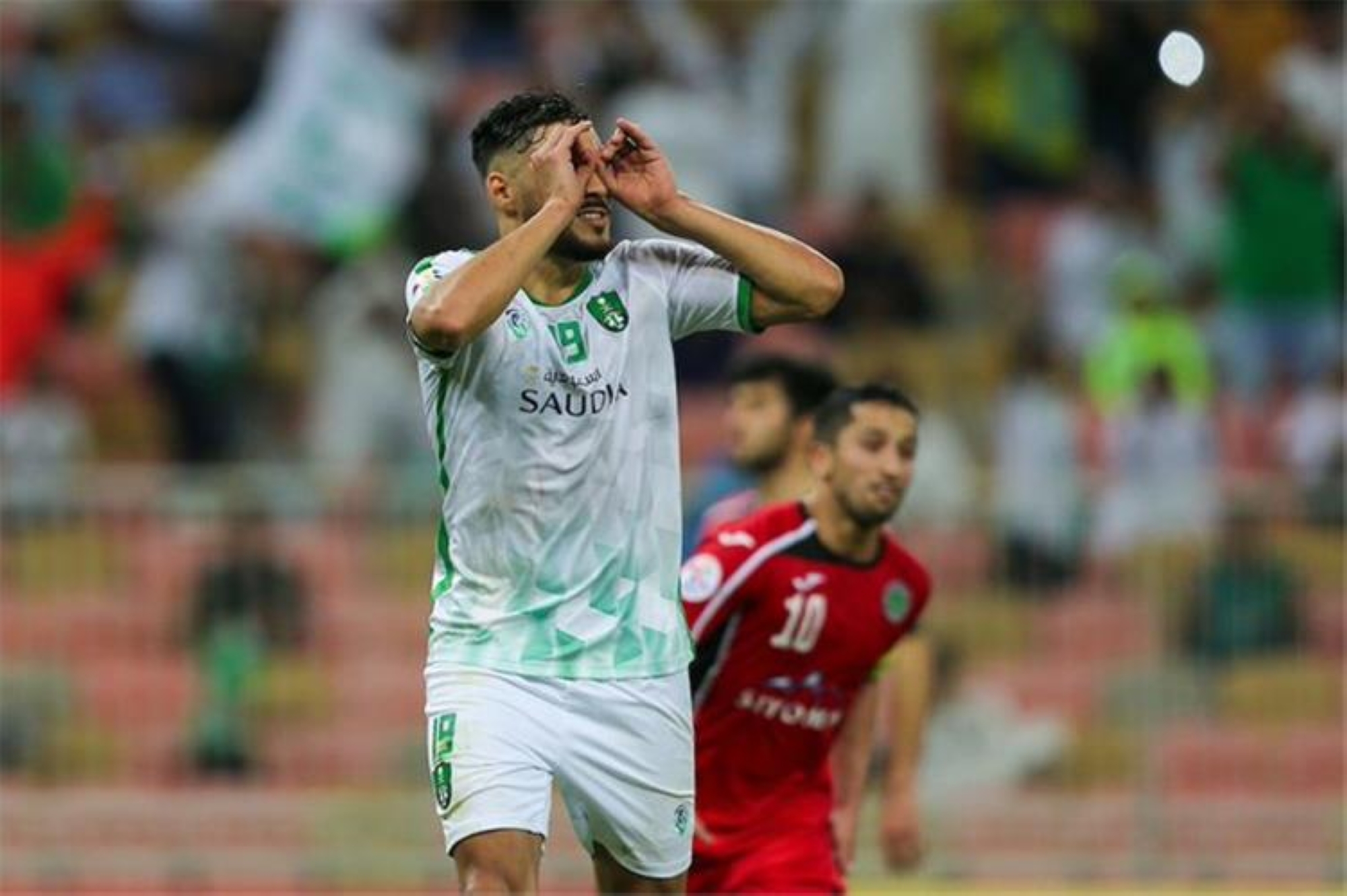 لاعب الأهلي السابق يقترب من الترجي التونسي