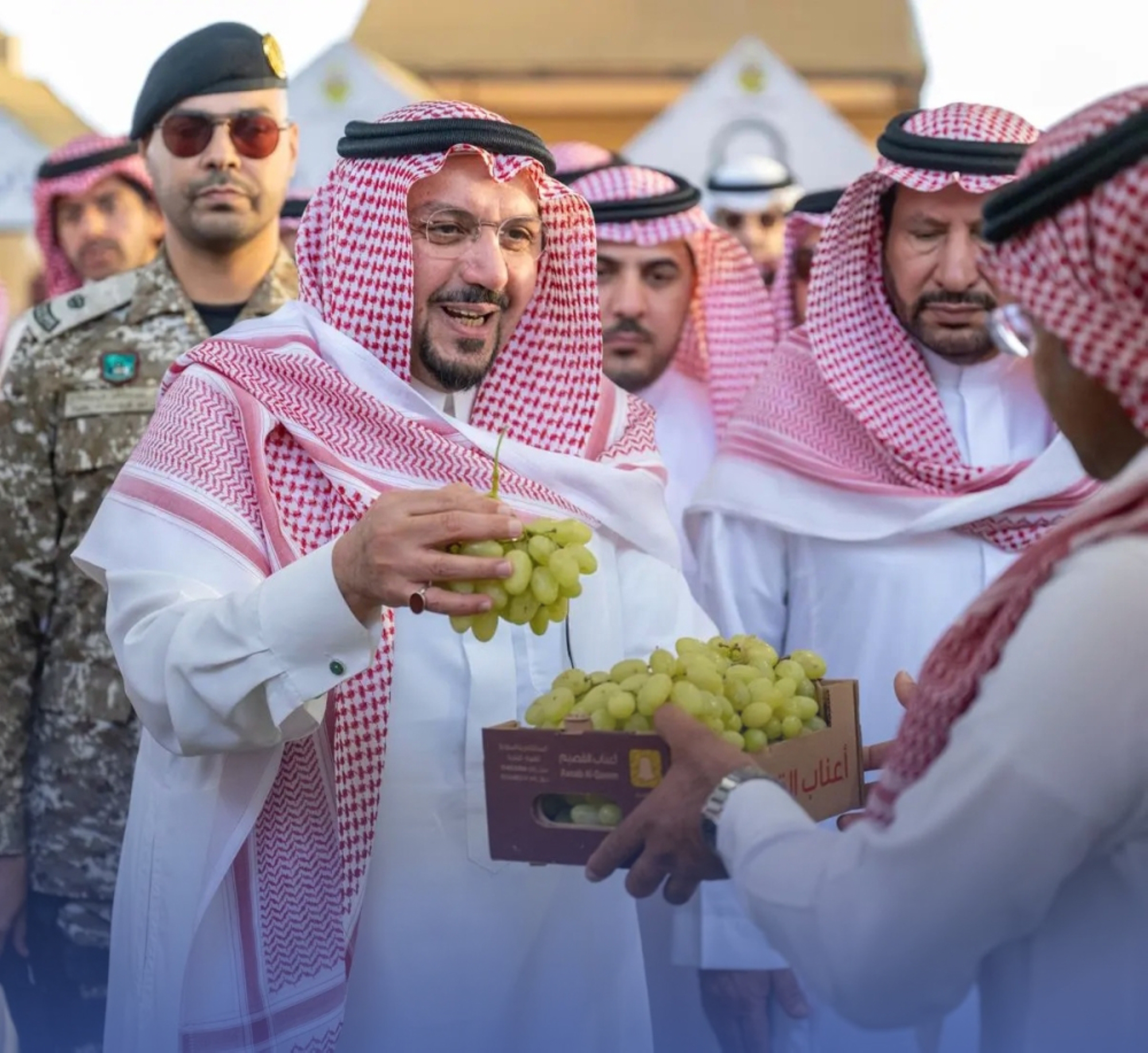 فيصل بن مشعل: عنب القصيم "يُميزها"