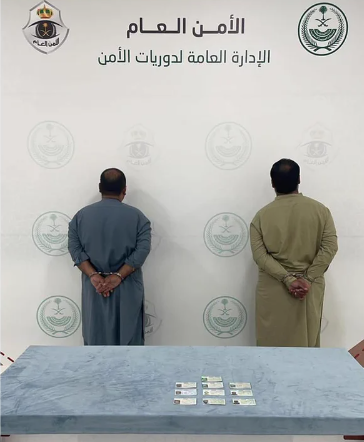 القبض على "مقيم" زوّر وثائق ورخص قيادة